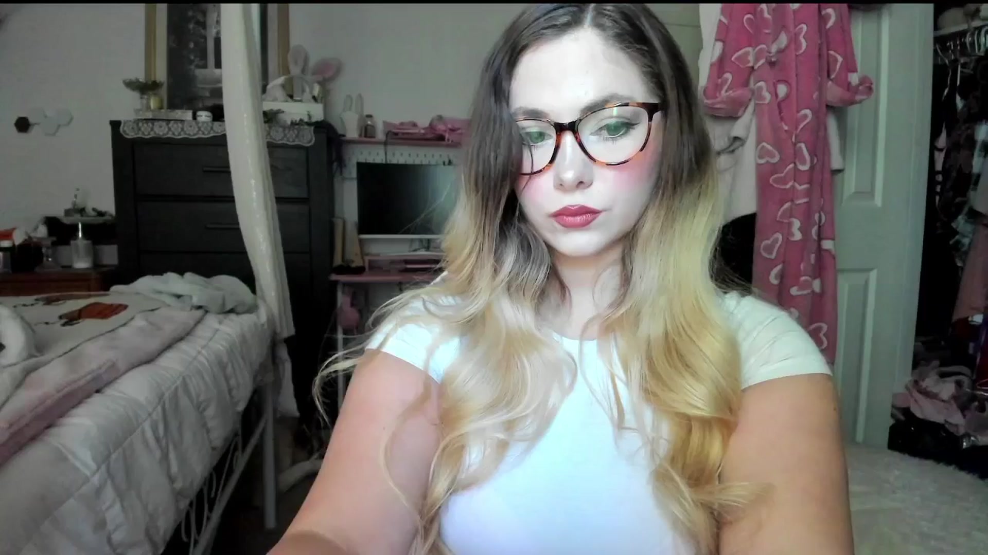 Gallery image thumbnail from lolypopbubble's myfreecams stream on, 09/08/2025, 18:59 image 5 of 20