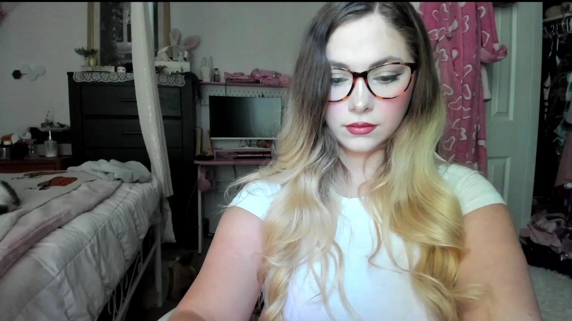 Gallery image thumbnail from lolypopbubble's myfreecams stream on, 09/08/2025, 18:59 image 7 of 20