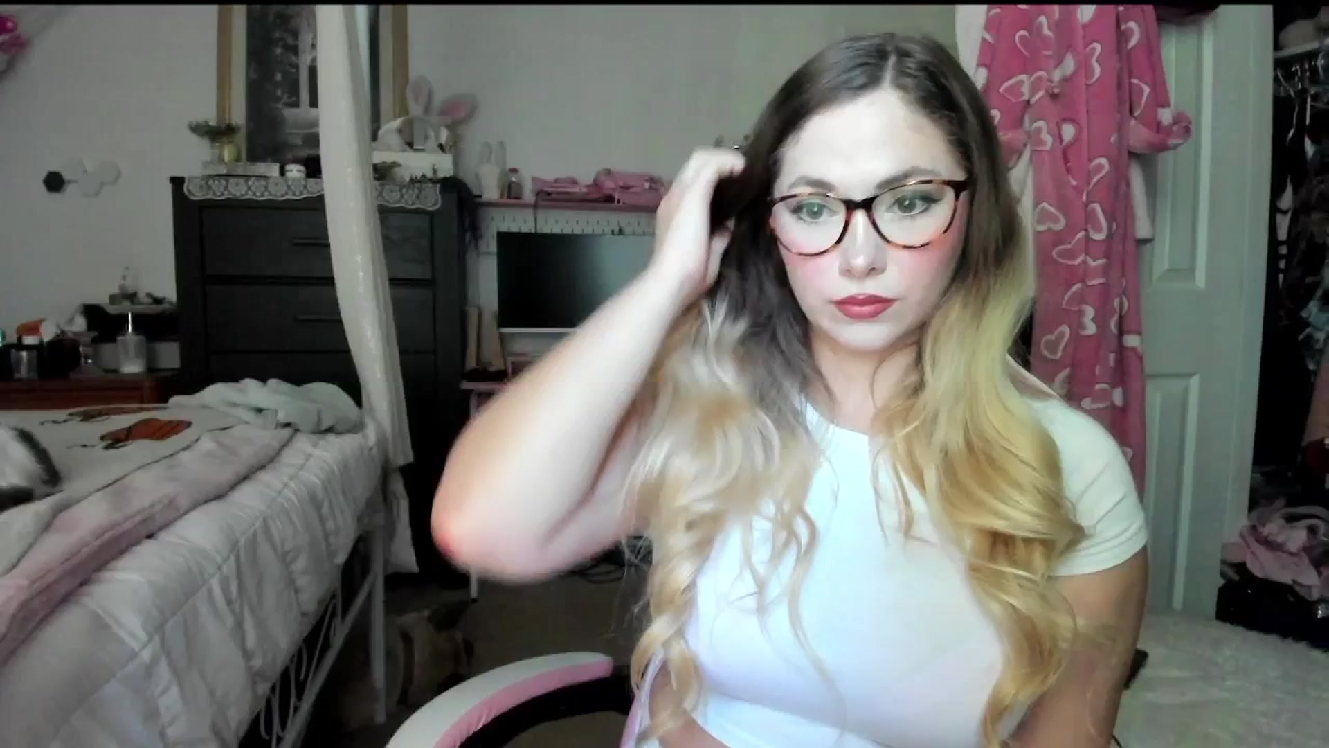 Gallery image thumbnail from lolypopbubble's myfreecams stream on, 09/08/2025, 18:59 image 14 of 20