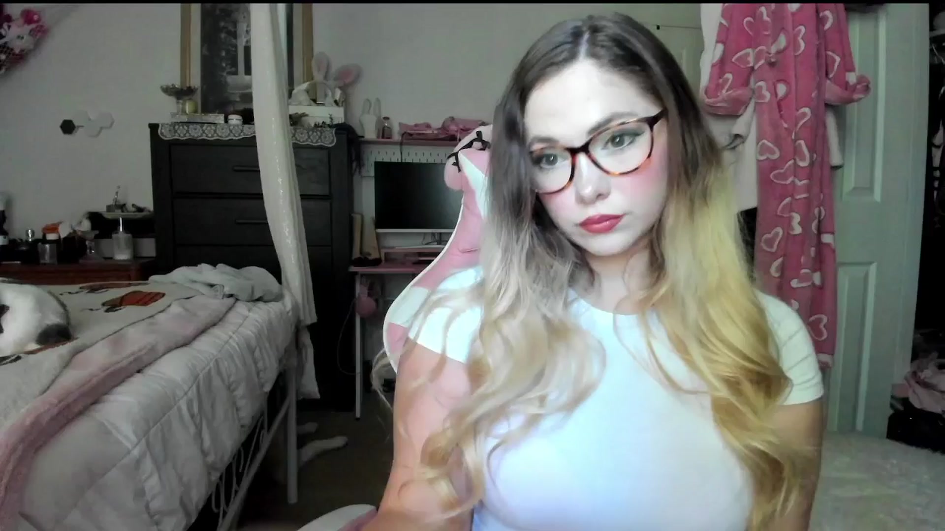Gallery image thumbnail from lolypopbubble's myfreecams stream on, 09/08/2025, 18:59 image 2 of 20