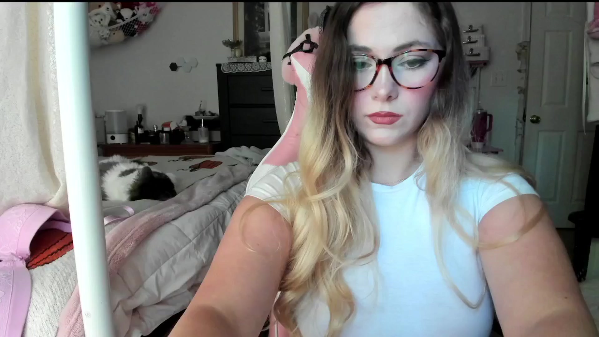 Gallery image thumbnail from lolypopbubble's myfreecams stream on, 09/08/2025, 20:57 image 7 of 20