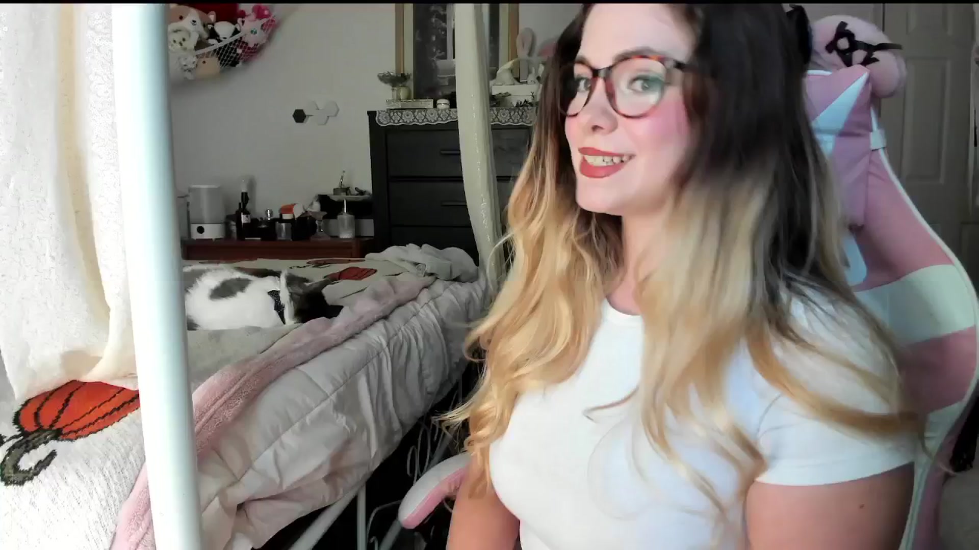 Gallery image thumbnail from lolypopbubble's myfreecams stream on, 09/08/2025, 20:57 image 12 of 20