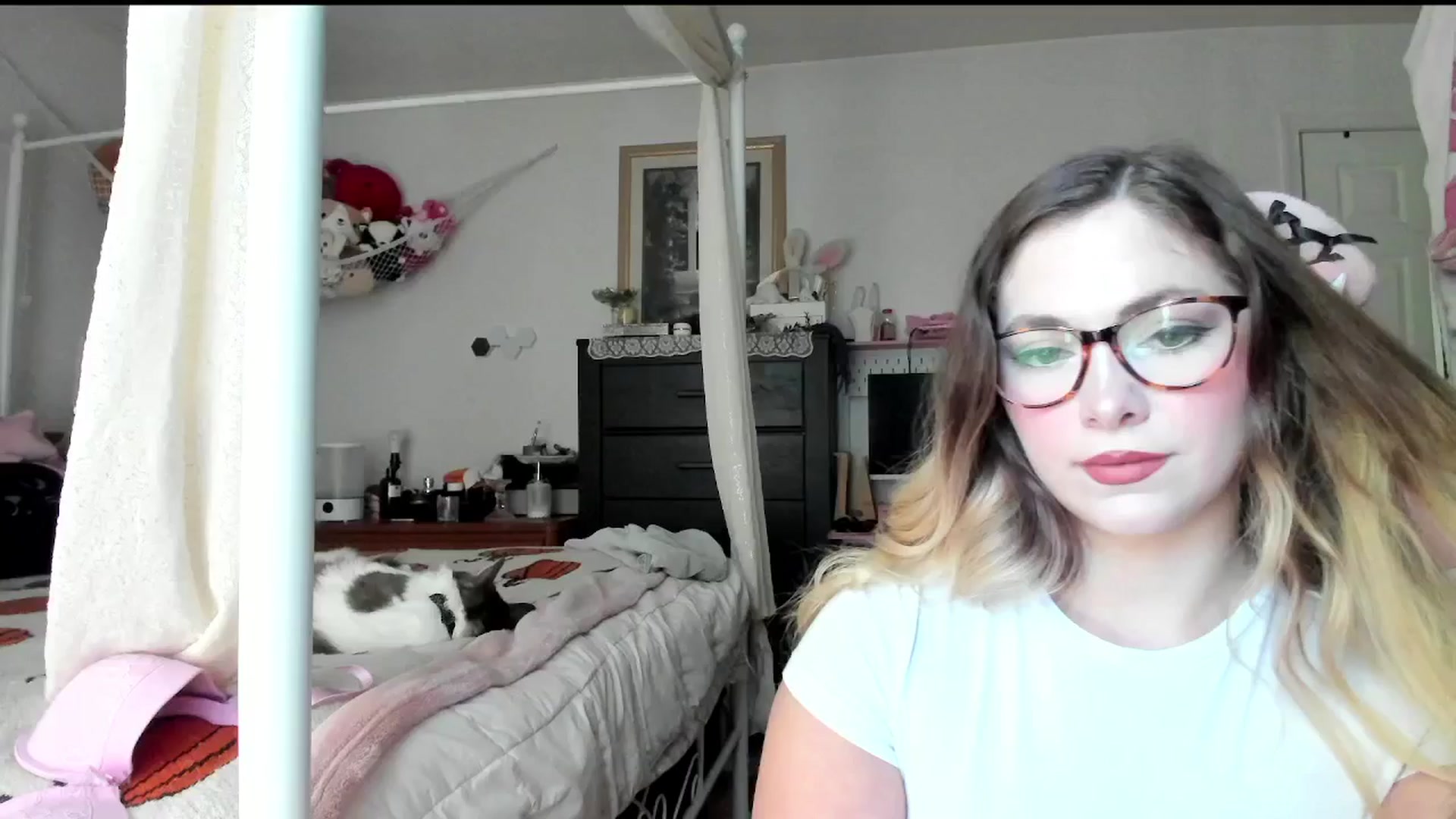Gallery image thumbnail from lolypopbubble's myfreecams stream on, 09/08/2025, 20:57 image 5 of 20