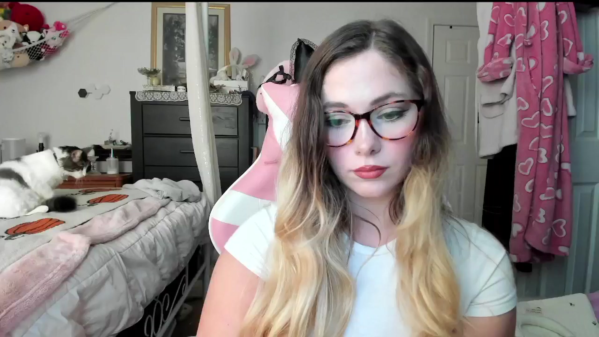 Gallery image thumbnail from lolypopbubble's myfreecams stream on, 09/08/2025, 20:57 image 16 of 20
