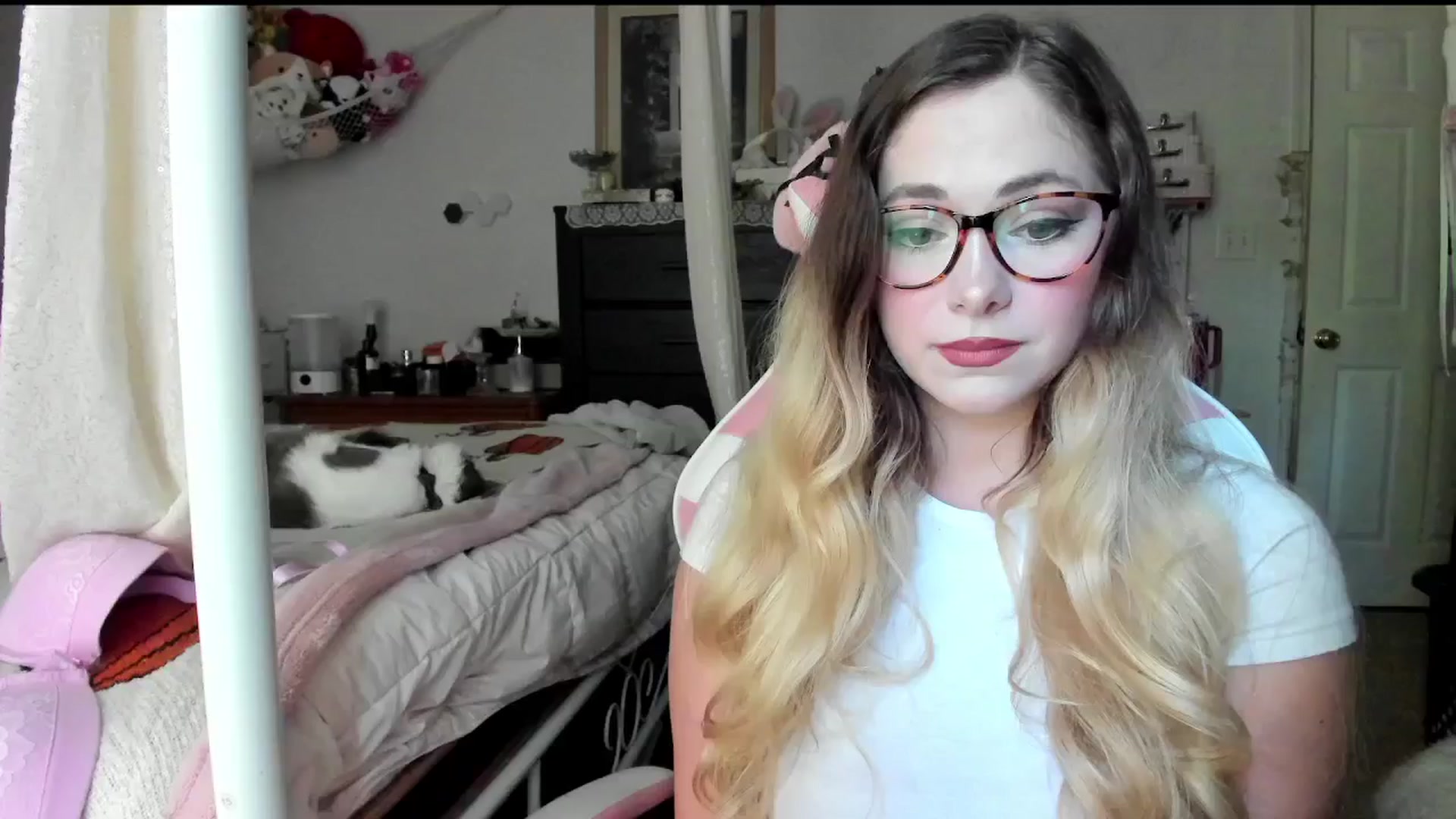 Gallery image thumbnail from lolypopbubble's myfreecams stream on, 09/08/2025, 20:57 image 3 of 20
