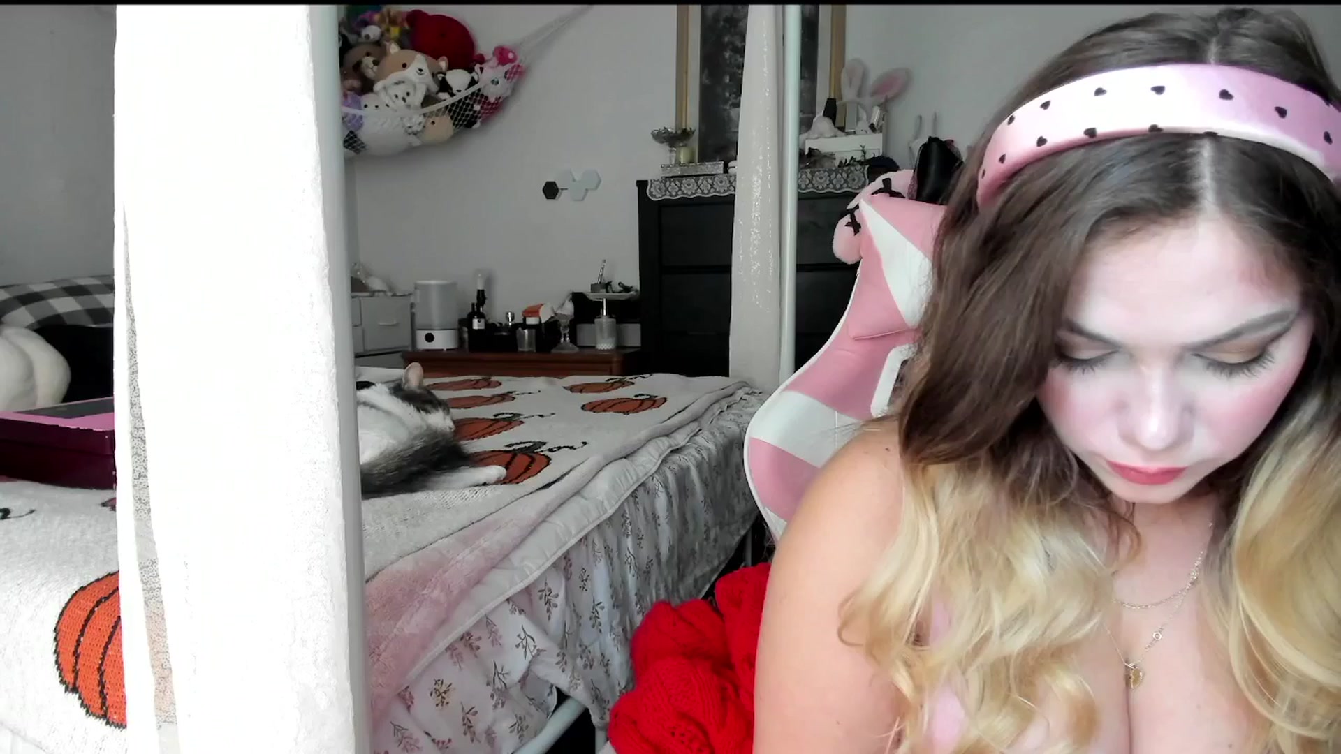Gallery image thumbnail from lolypopbubble's myfreecams stream on, 09/10/2025, 19:37 image 5 of 20
