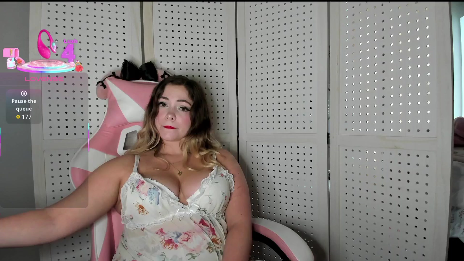 Gallery image thumbnail from lolypopbubble's myfreecams stream on, 09/23/2025, 19:06 image 12 of 20