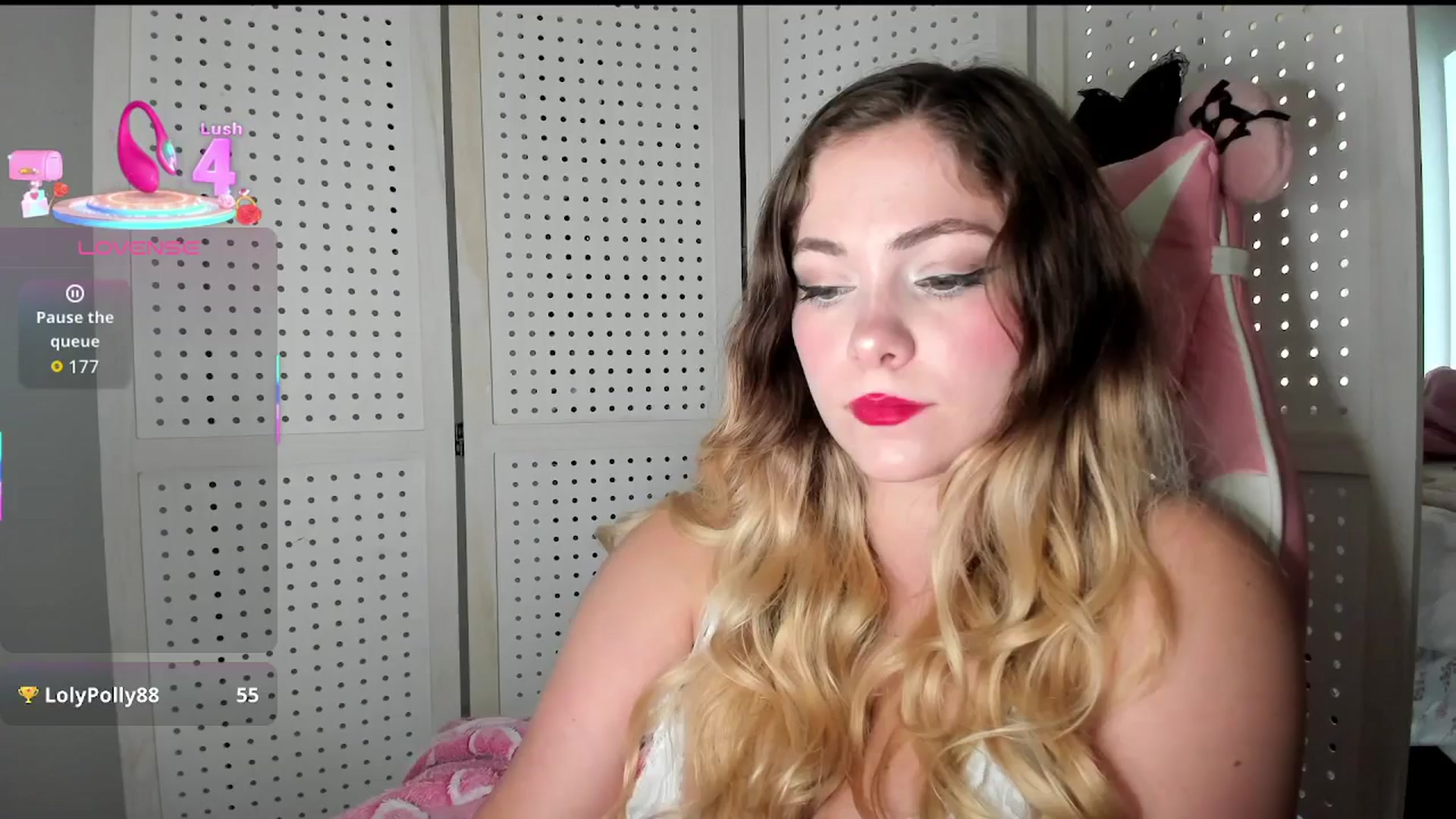 Gallery image thumbnail from lolypopbubble's myfreecams stream on, 09/23/2025, 20:33 image 7 of 20