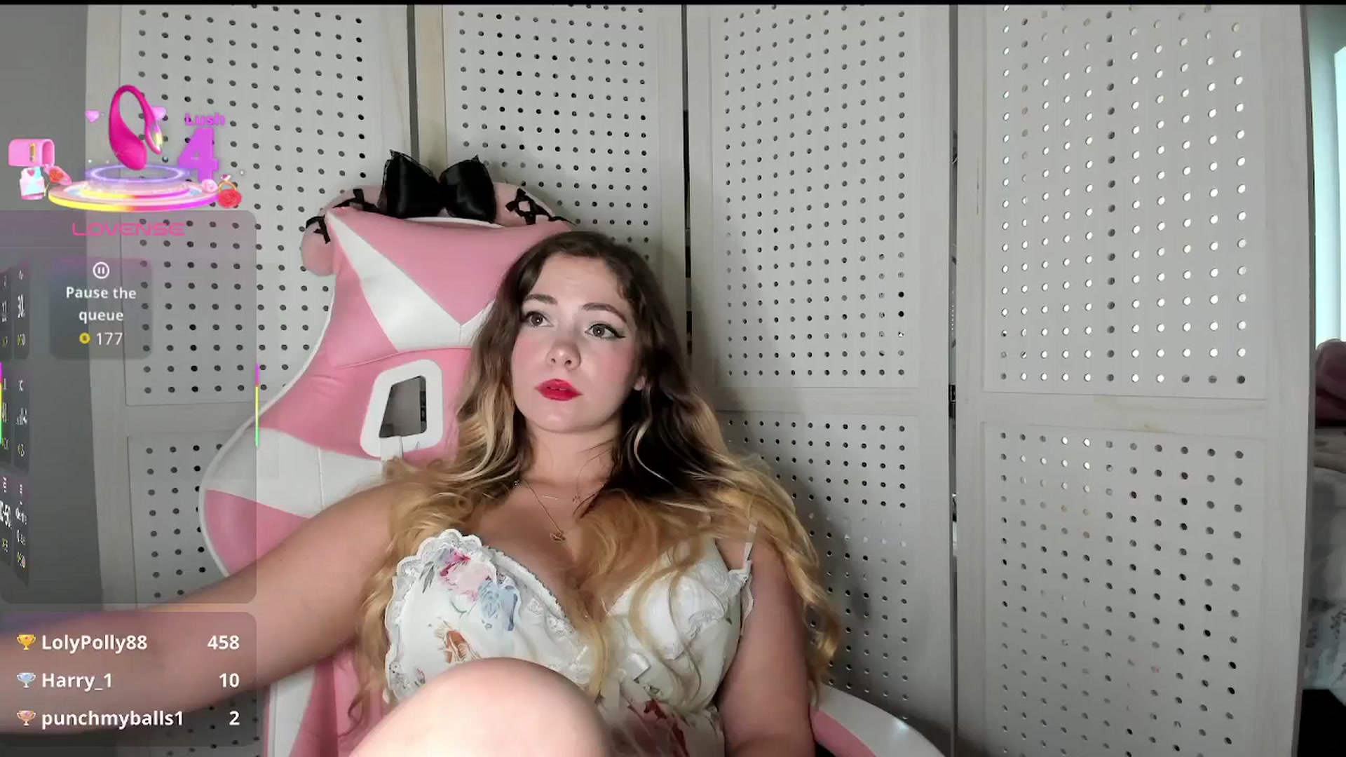 Gallery image thumbnail from lolypopbubble's myfreecams stream on, 09/23/2025, 20:33 image 18 of 20