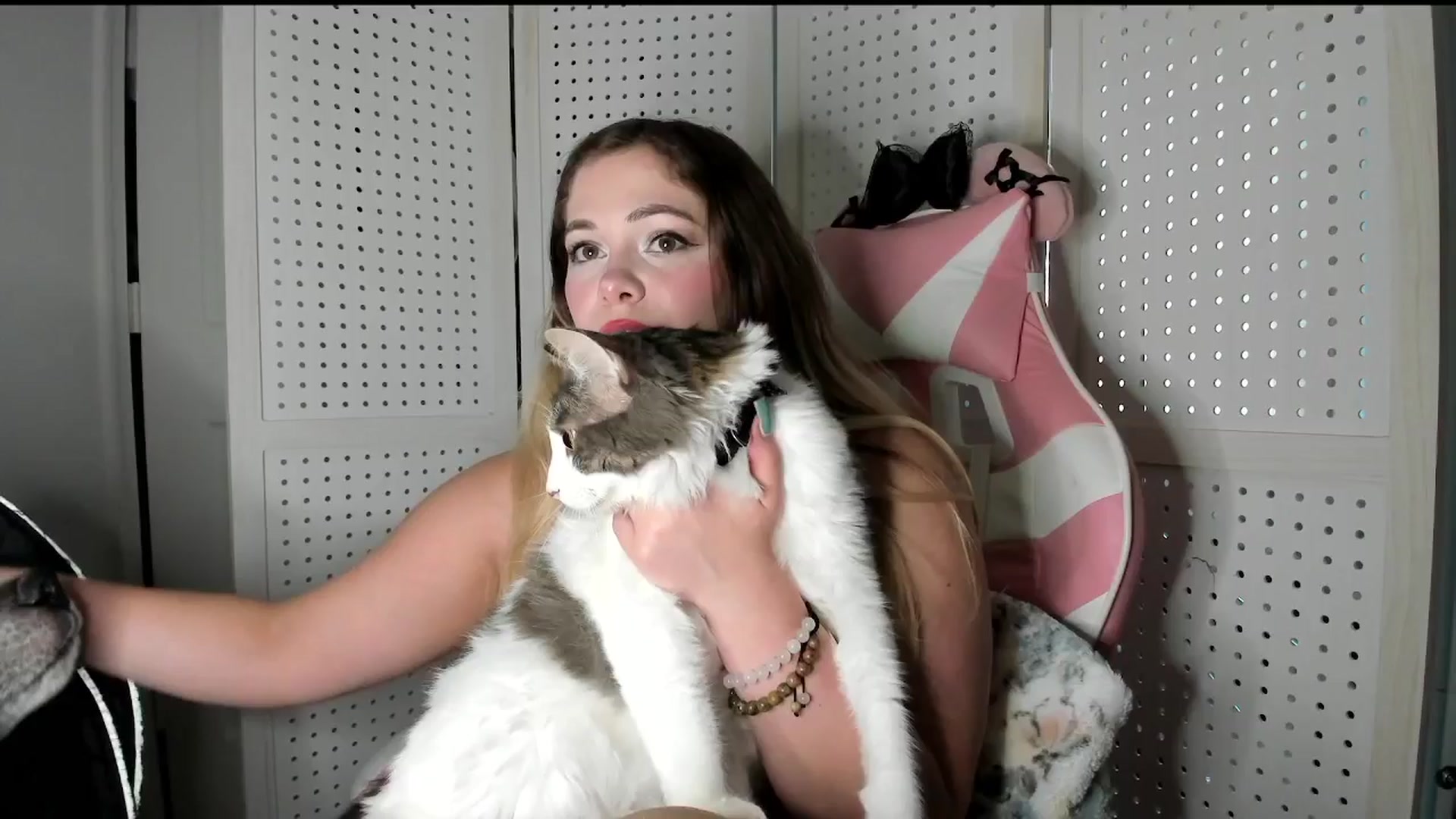 Gallery image thumbnail from lolypopbubble's myfreecams stream on, 09/26/2025, 19:39 image 13 of 20