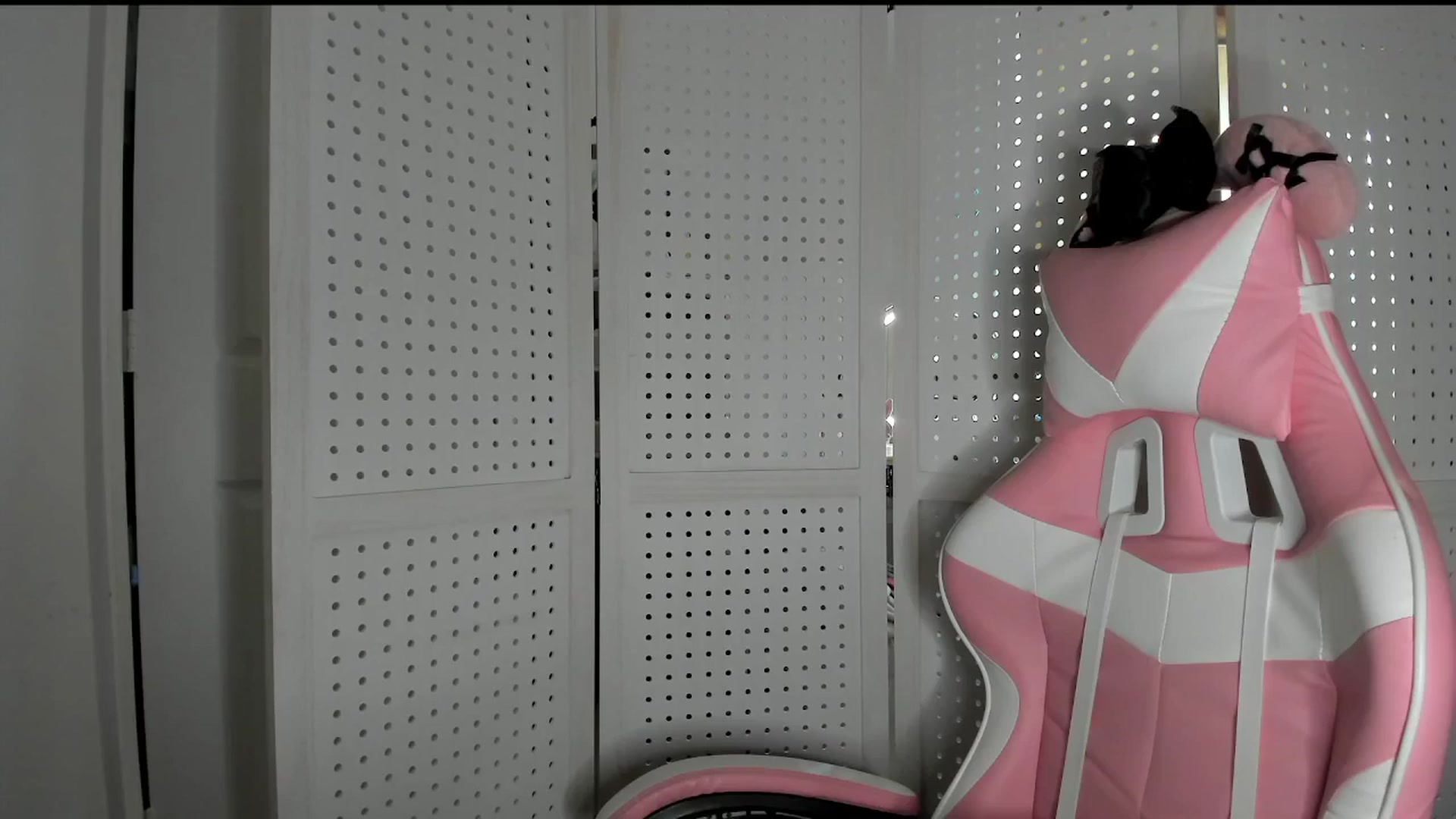 Gallery image thumbnail from lolypopbubble's myfreecams stream on, 10/01/2025, 20:45 image 20 of 20