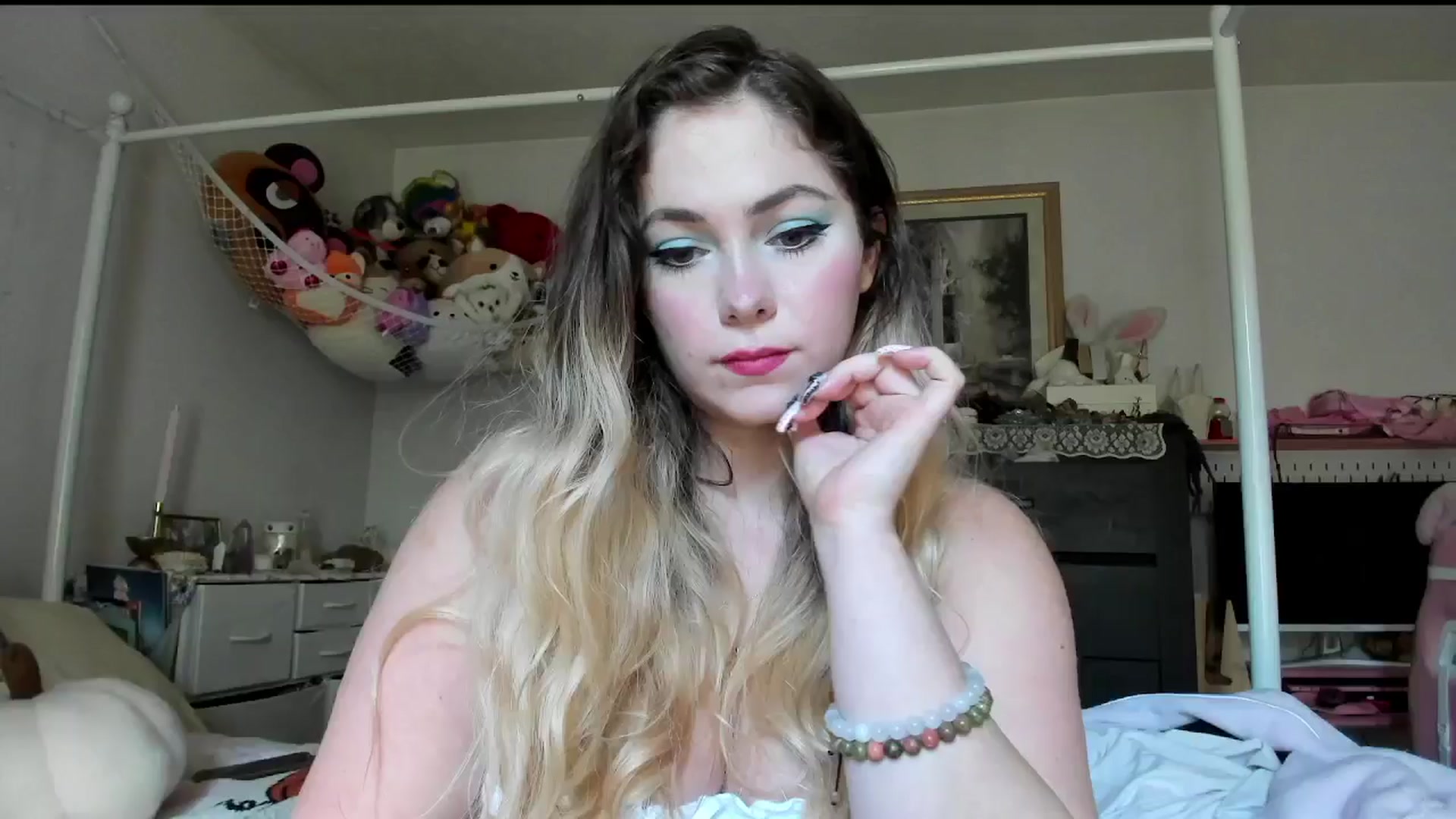 Gallery image thumbnail from lolypopbubble's myfreecams stream on, 10/02/2025, 21:06 image 5 of 20