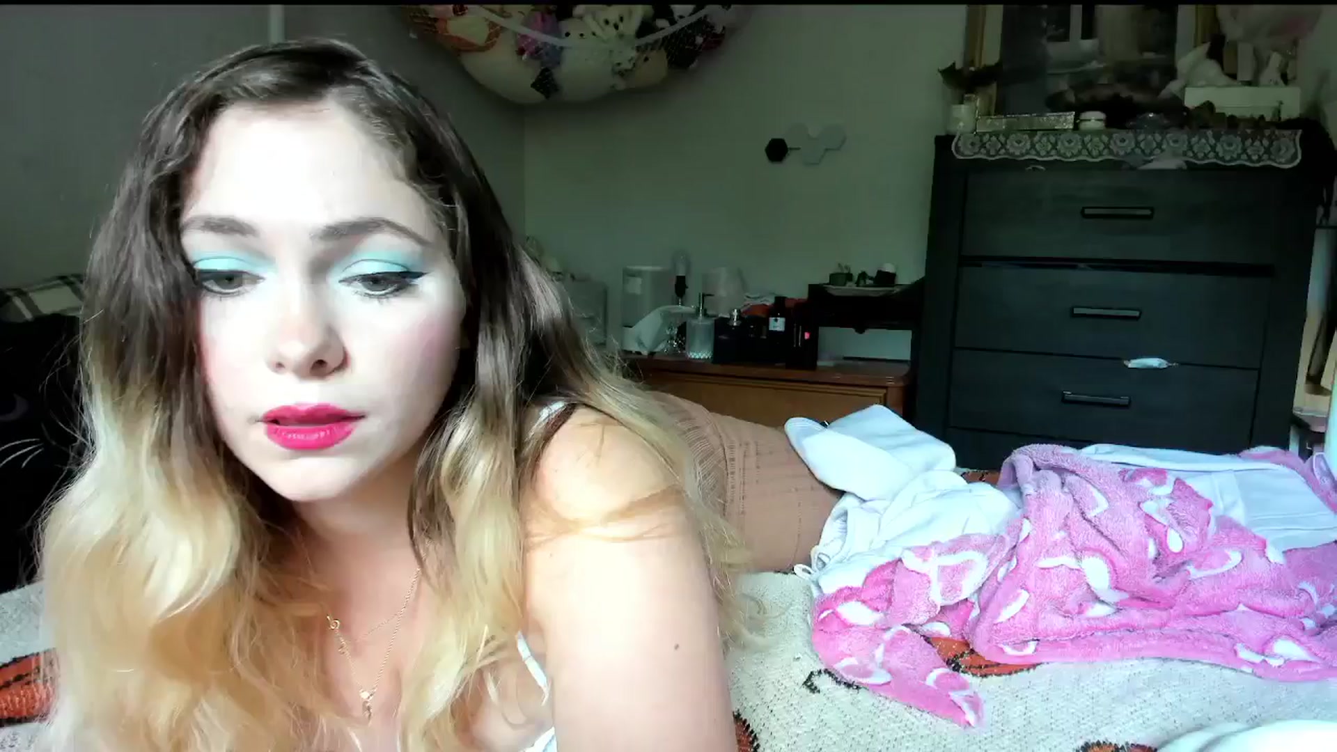 Gallery image thumbnail from lolypopbubble's myfreecams stream on, 10/02/2025, 21:06 image 11 of 20