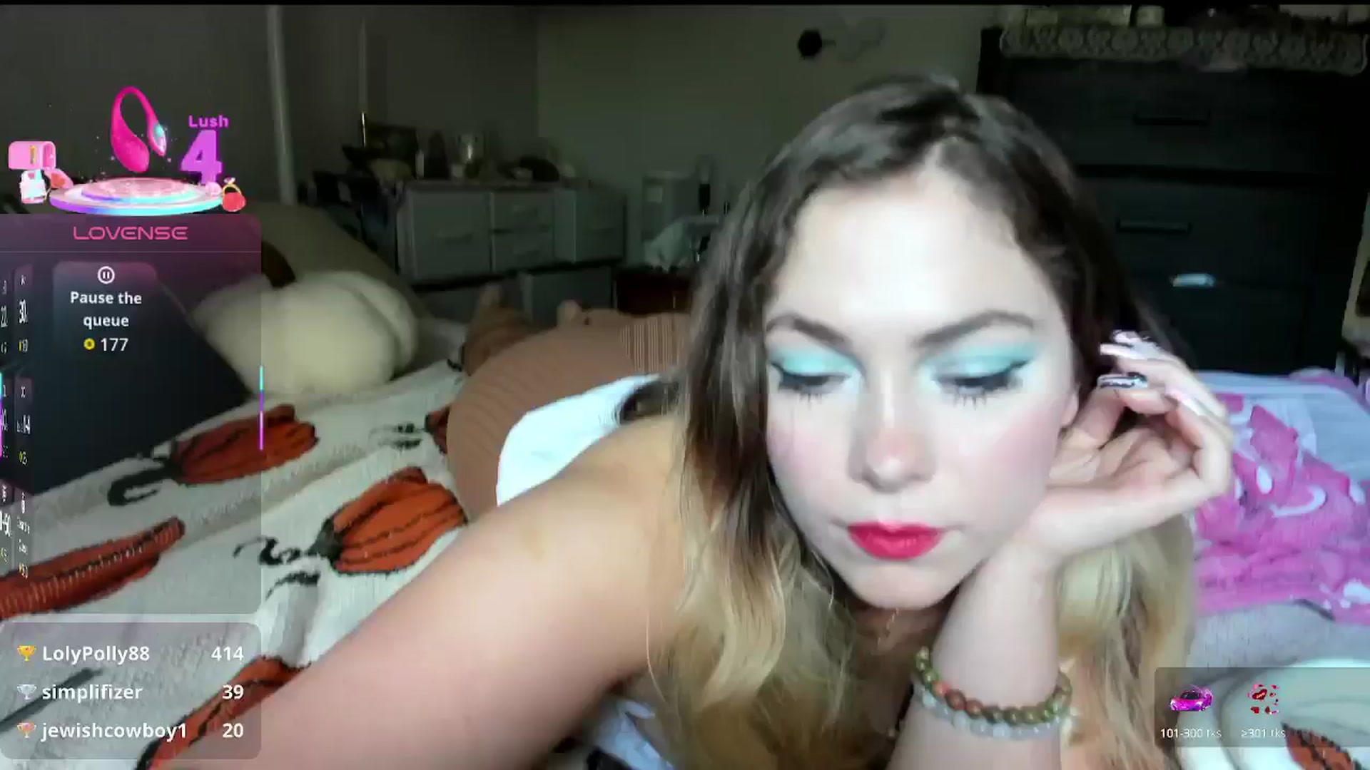Gallery image thumbnail from lolypopbubble's myfreecams stream on, 10/02/2025, 21:06 image 13 of 20