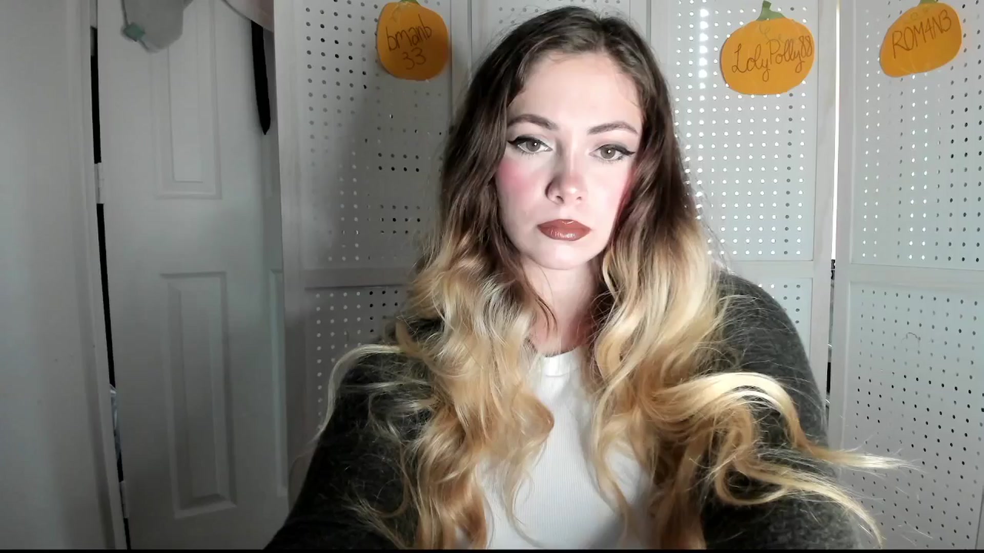 Gallery image thumbnail from lolypopbubble's myfreecams stream on, 10/14/2025, 18:16 image 1 of 20