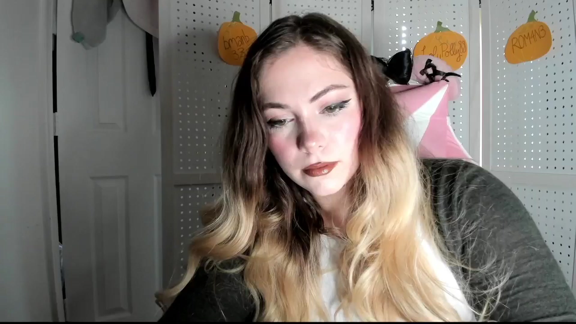 Gallery image thumbnail from lolypopbubble's myfreecams stream on, 10/14/2025, 18:16 image 20 of 20
