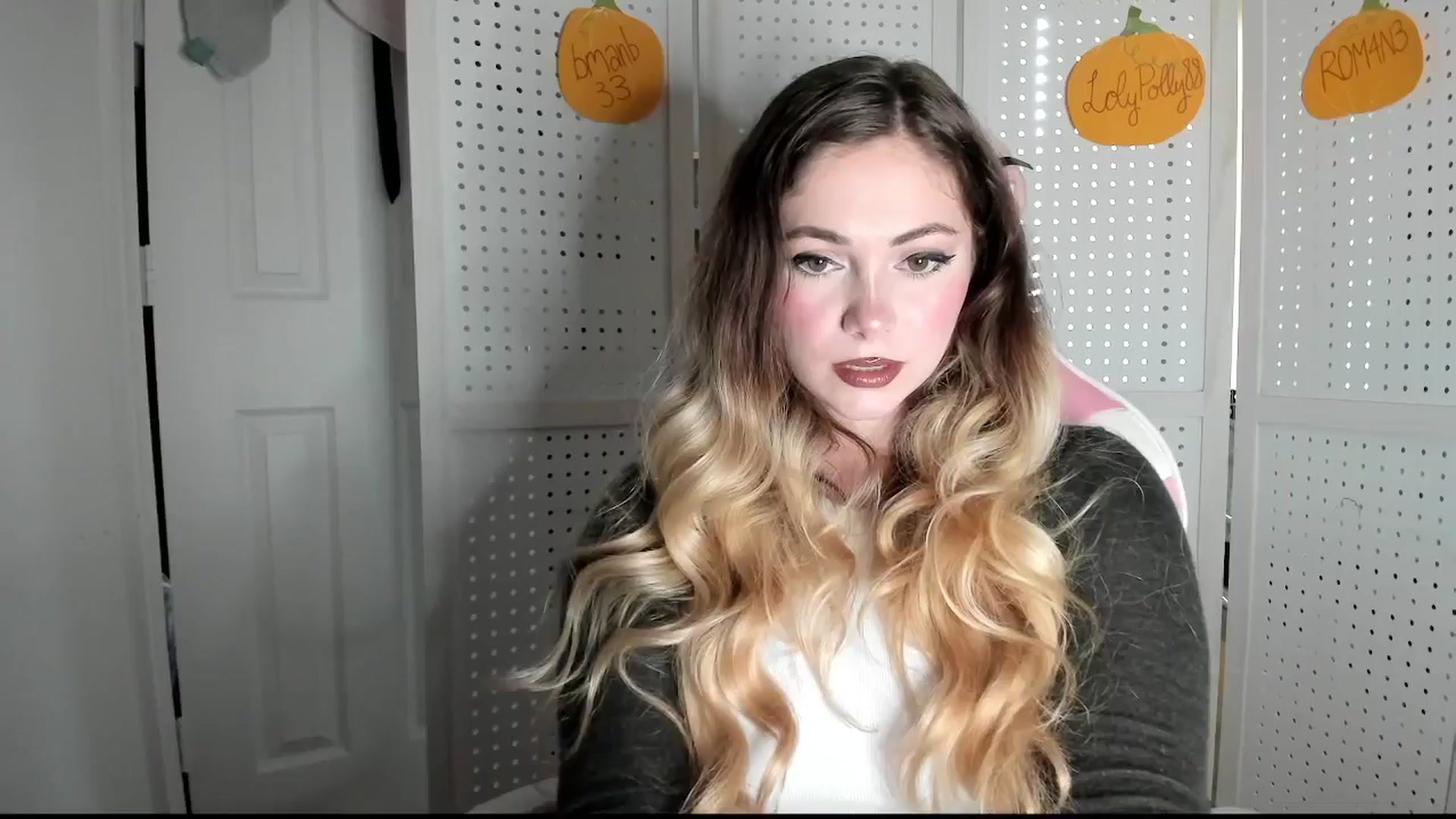 Gallery image thumbnail from lolypopbubble's myfreecams stream on, 10/14/2025, 18:16 image 3 of 20