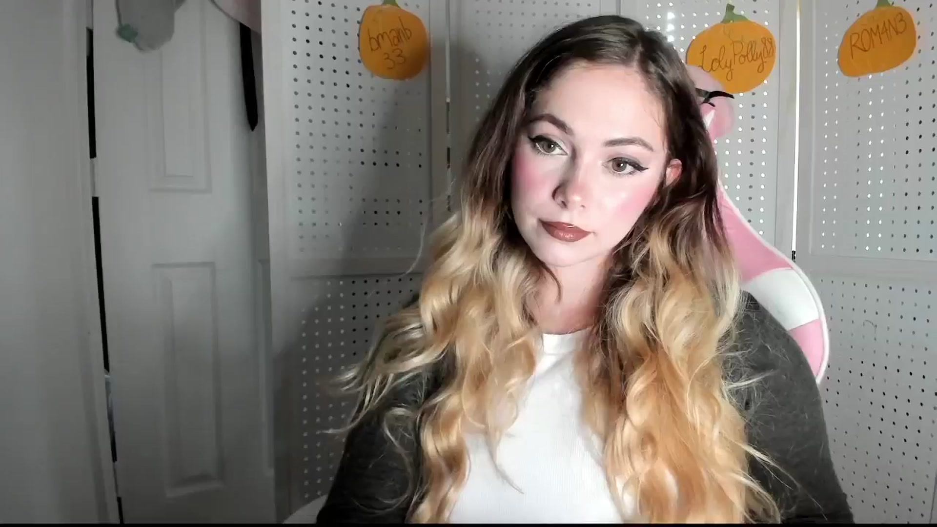 Gallery image thumbnail from lolypopbubble's myfreecams stream on, 10/14/2025, 18:16 image 2 of 20