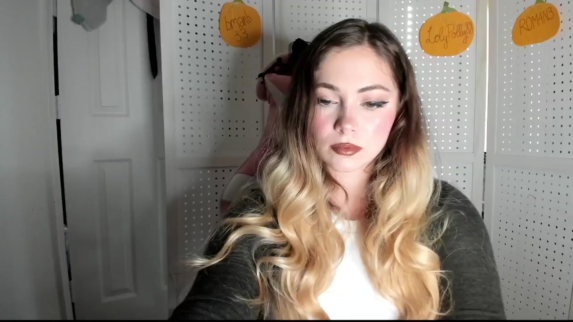 Gallery image thumbnail from lolypopbubble's myfreecams stream on, 10/14/2025, 18:16 image 4 of 20