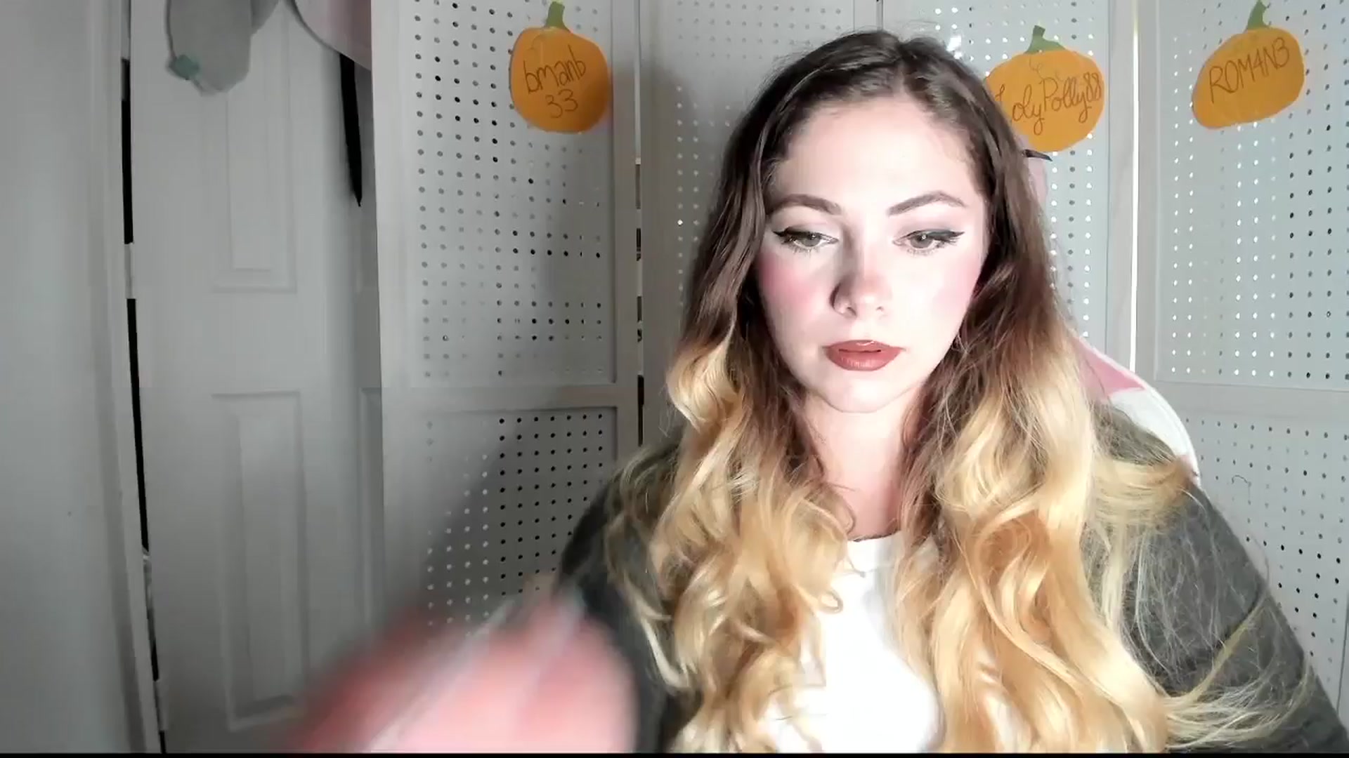 Gallery image thumbnail from lolypopbubble's myfreecams stream on, 10/14/2025, 20:04 image 6 of 20