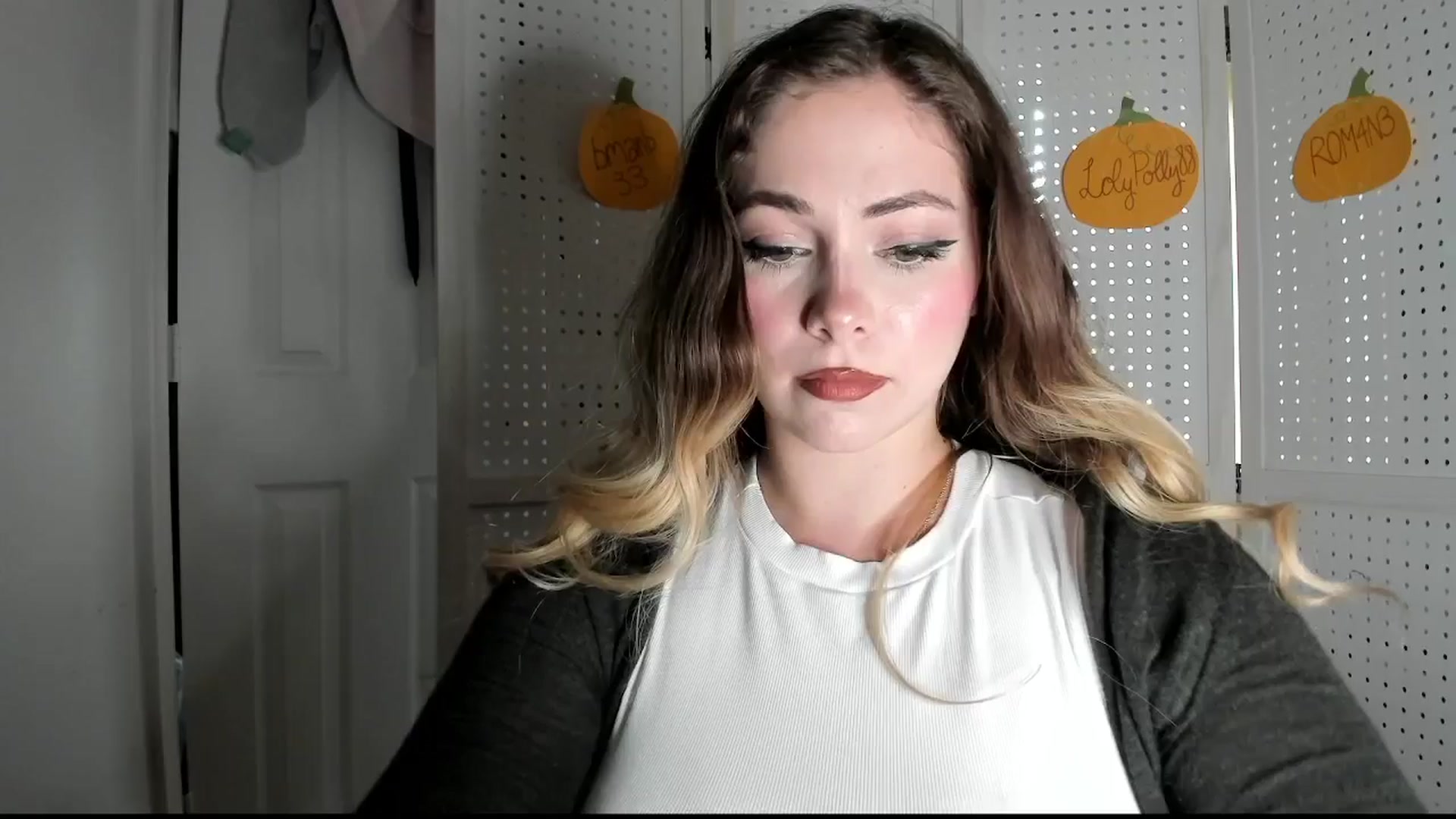 Gallery image thumbnail from lolypopbubble's myfreecams stream on, 10/14/2025, 20:04 image 11 of 20