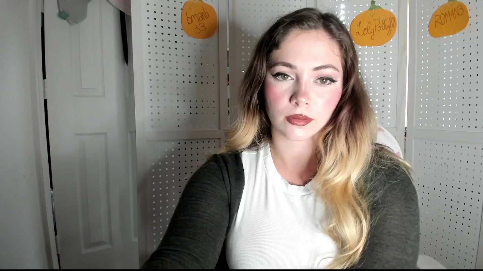 Gallery image thumbnail from lolypopbubble's myfreecams stream on, 10/14/2025, 20:04 image 1 of 20