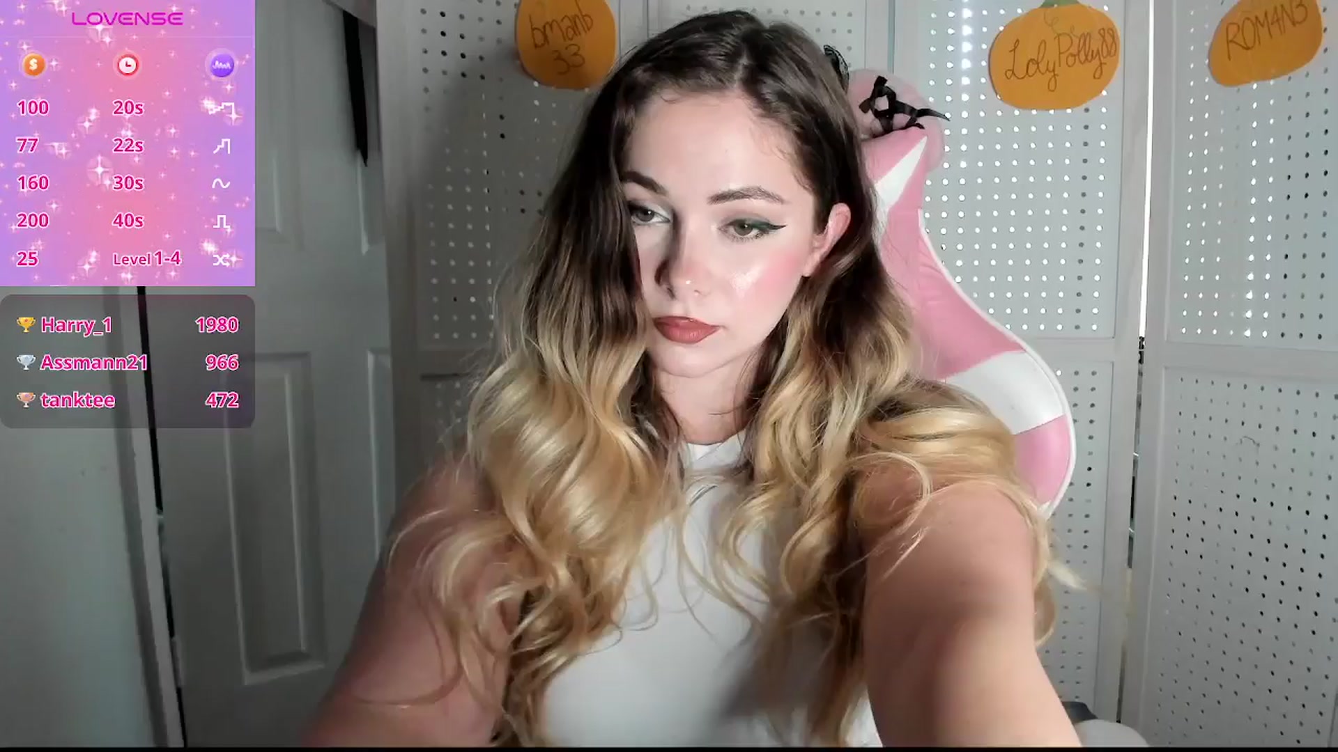 Gallery image thumbnail from lolypopbubble's myfreecams stream on, 10/14/2025, 20:04 image 19 of 20