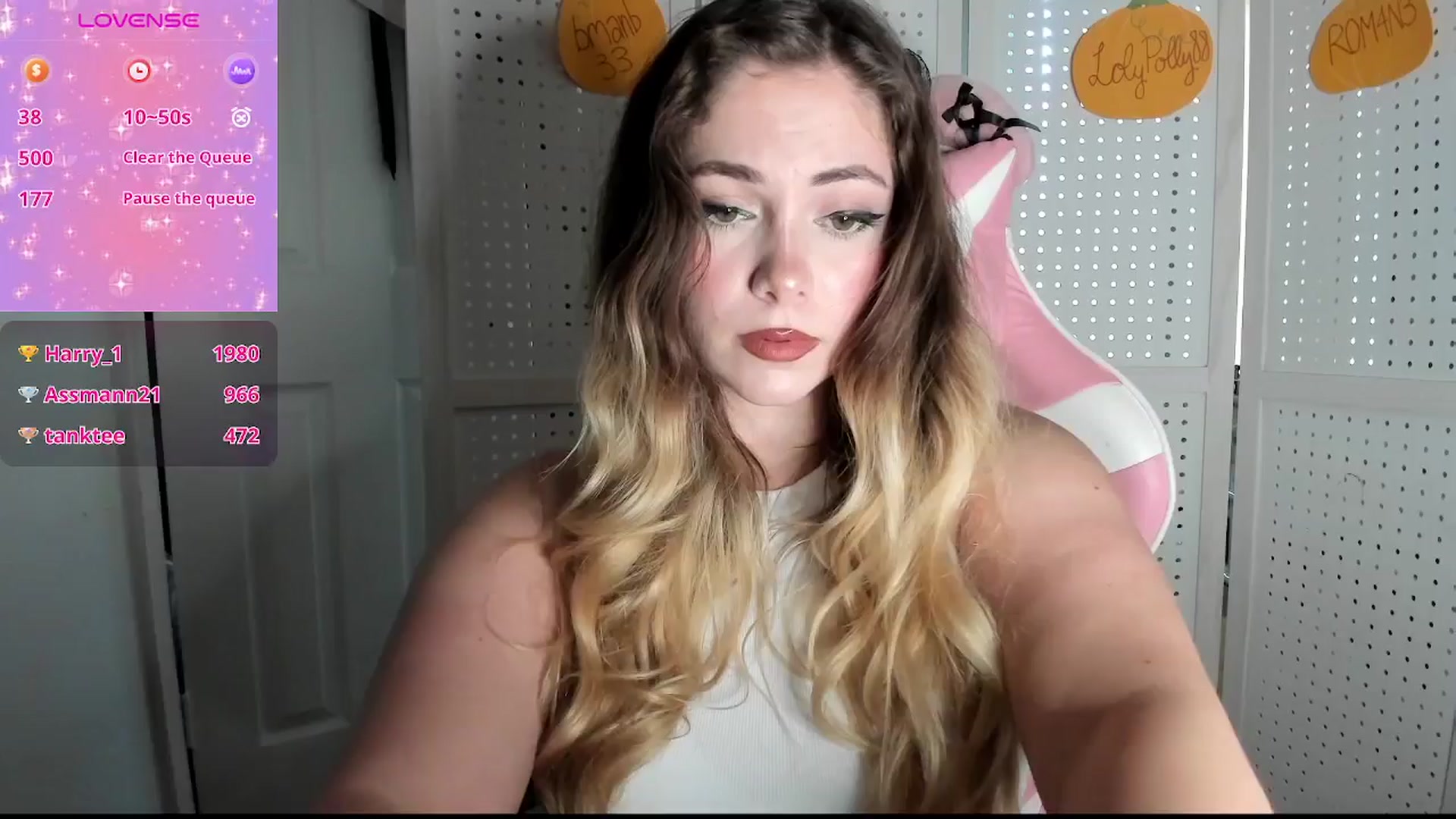Gallery image thumbnail from lolypopbubble's myfreecams stream on, 10/14/2025, 20:04 image 18 of 20