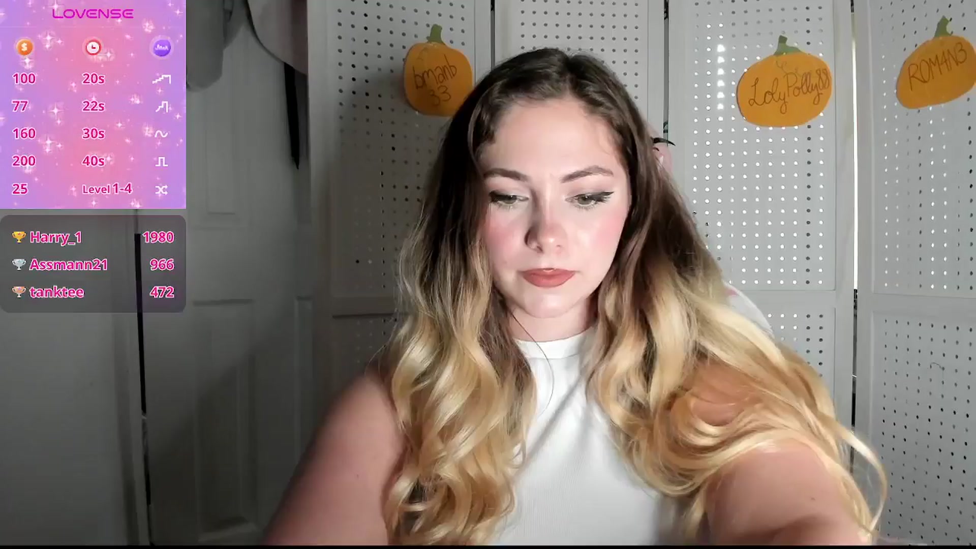 Gallery image thumbnail from lolypopbubble's myfreecams stream on, 10/14/2025, 21:20 image 15 of 20