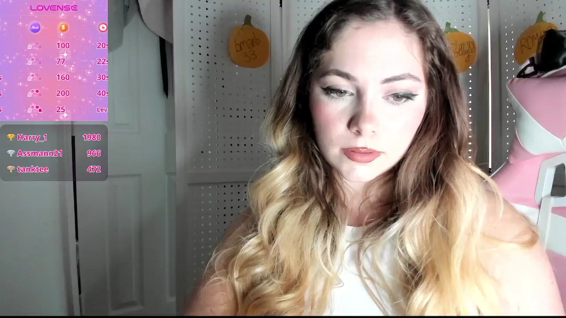 Gallery image thumbnail from lolypopbubble's myfreecams stream on, 10/14/2025, 21:20 image 6 of 20
