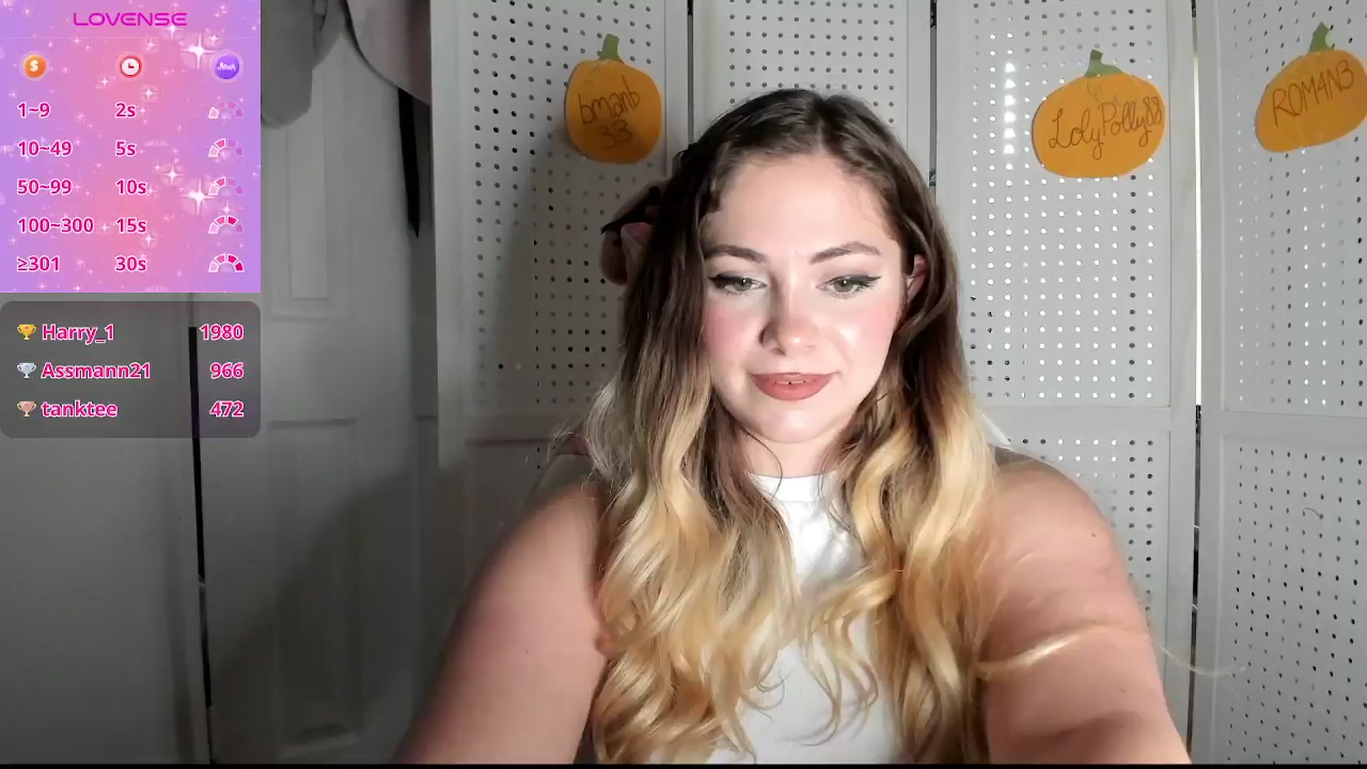 Gallery image thumbnail from lolypopbubble's myfreecams stream on, 10/14/2025, 21:20 image 18 of 20