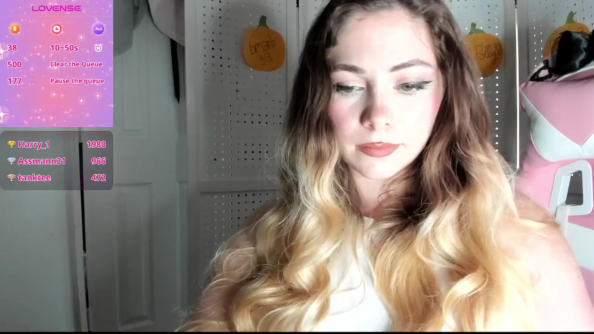 Gallery image thumbnail from lolypopbubble's myfreecams stream on, 10/14/2025, 21:20 image 7 of 20