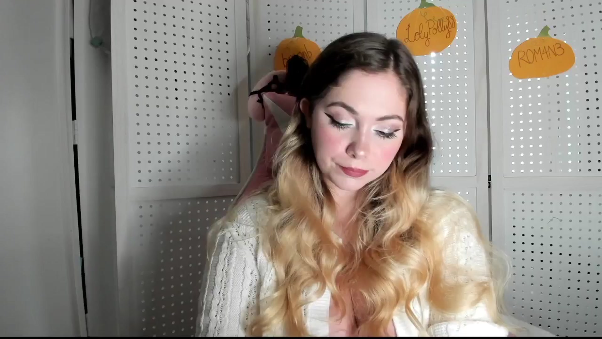 Gallery image thumbnail from lolypopbubble's myfreecams stream on, 10/15/2025, 20:49 image 1 of 20