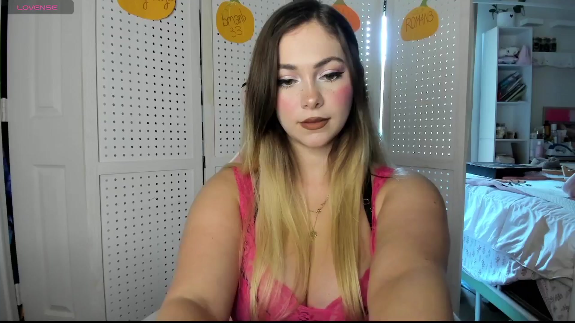 Gallery image thumbnail from lolypopbubble's myfreecams stream on, 10/21/2025, 21:05 image 8 of 20