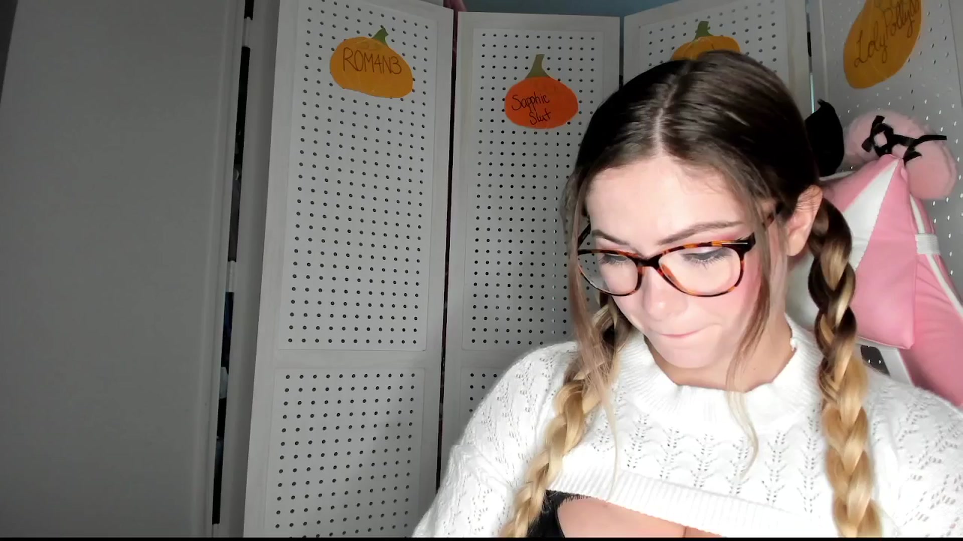 Gallery image thumbnail from lolypopbubble's myfreecams stream on, 10/23/2025, 17:46 image 11 of 20