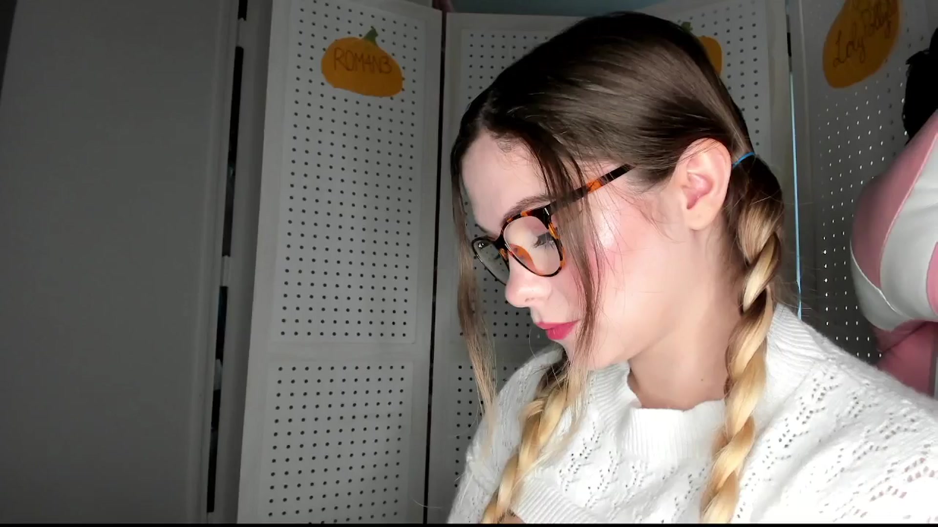 Gallery image thumbnail from lolypopbubble's myfreecams stream on, 10/23/2025, 17:46 image 17 of 20