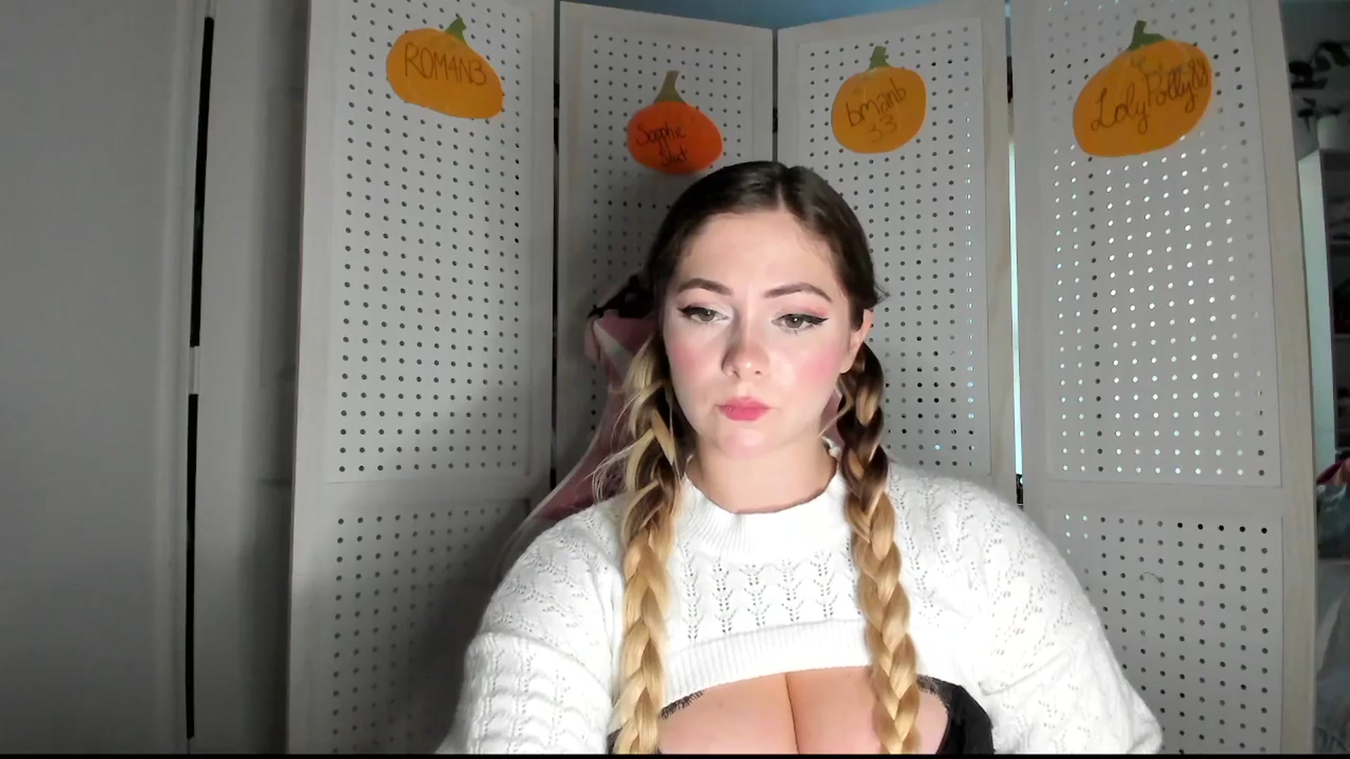 Gallery image thumbnail from lolypopbubble's myfreecams stream on, 10/23/2025, 21:07 image 18 of 20