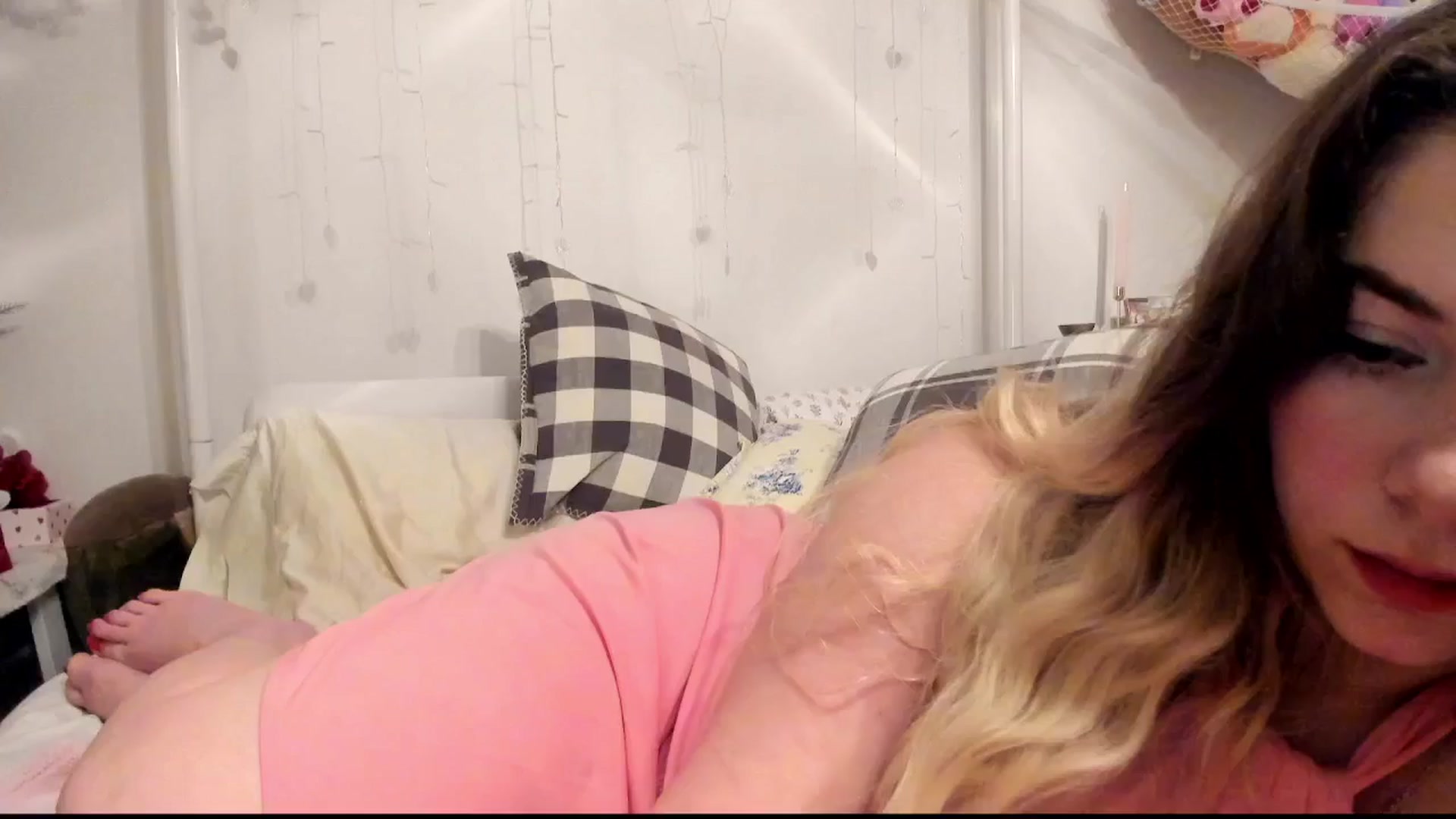 Gallery image thumbnail from lolypopbubble's myfreecams stream on, 11/02/2025, 06:45 image 19 of 20