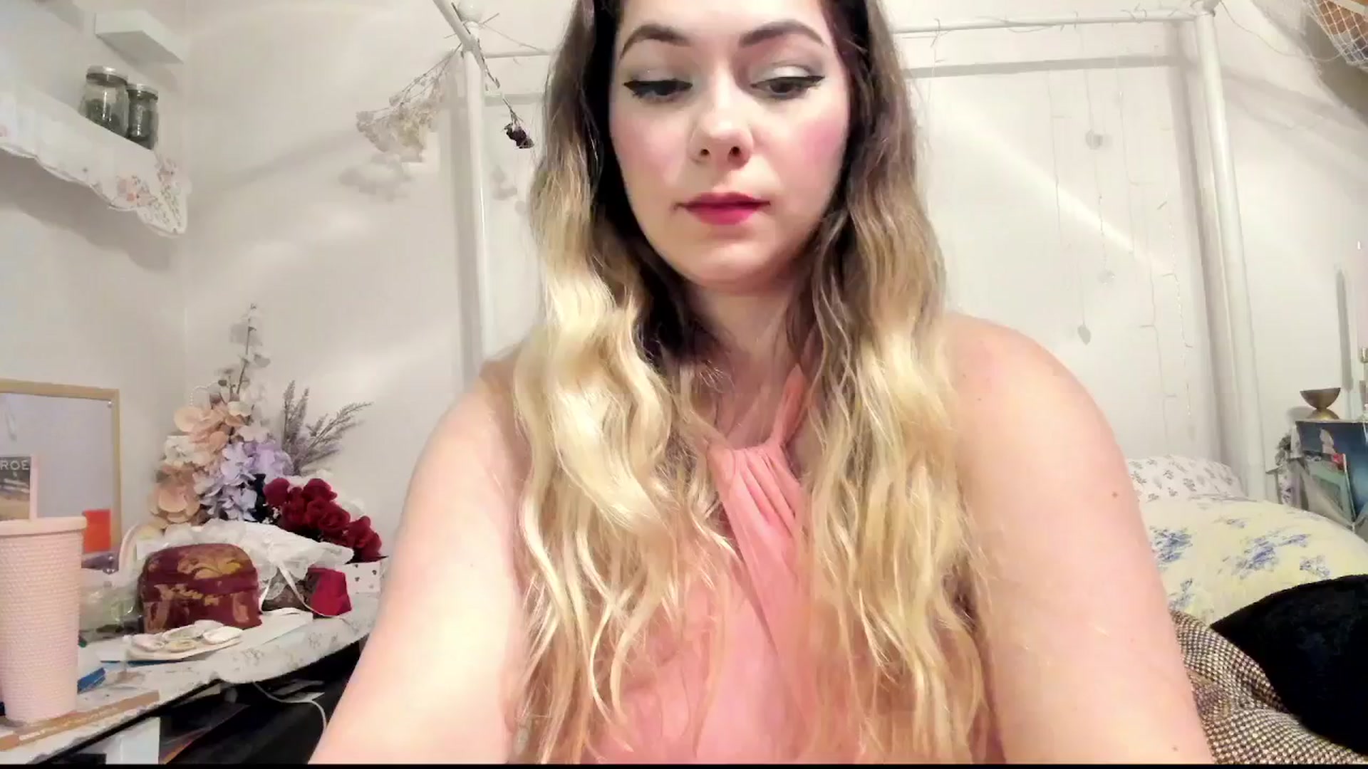 Gallery image thumbnail from lolypopbubble's myfreecams stream on, 11/02/2025, 06:45 image 2 of 20