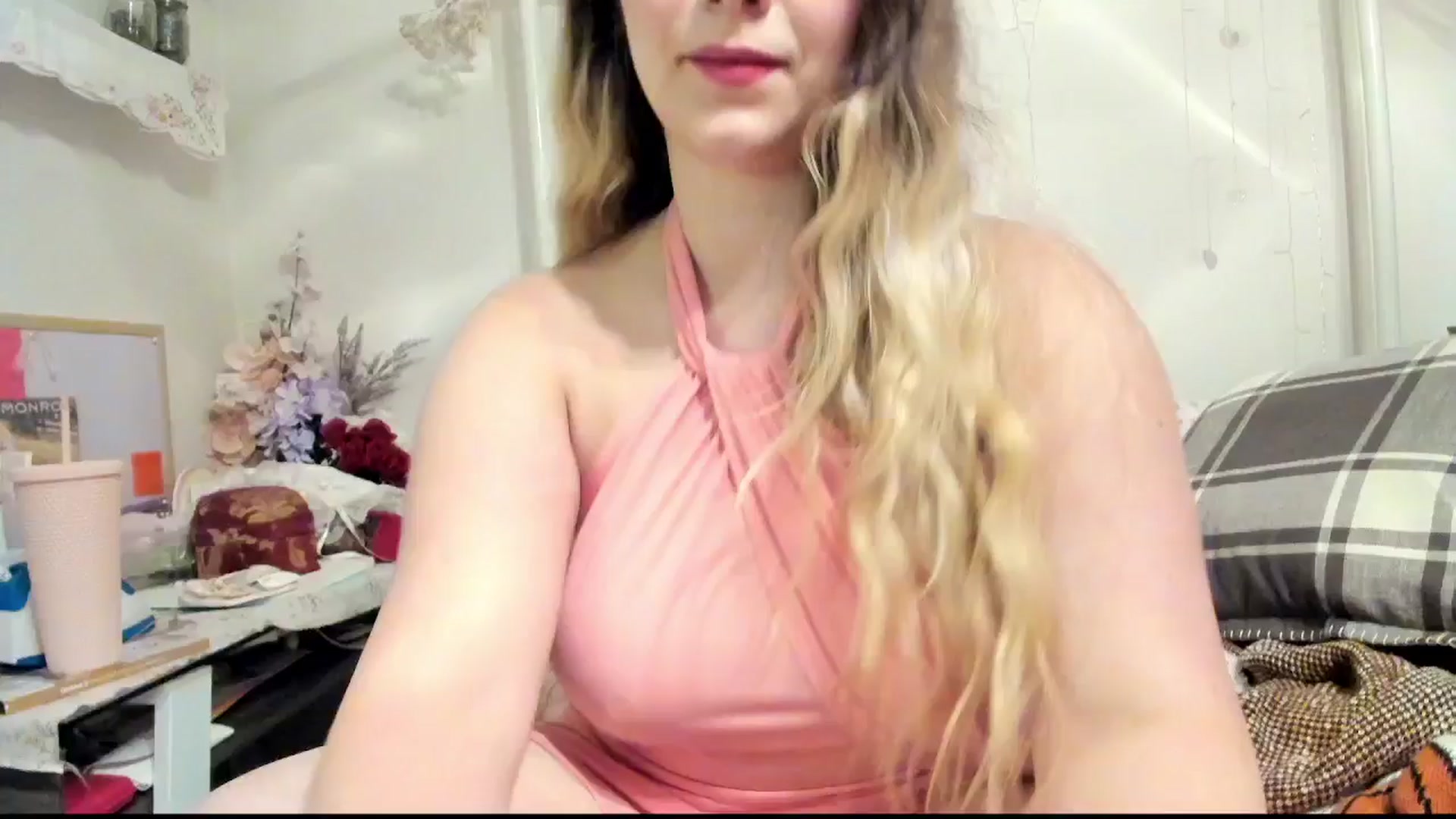 Gallery image thumbnail from lolypopbubble's myfreecams stream on, 11/02/2025, 06:45 image 9 of 20