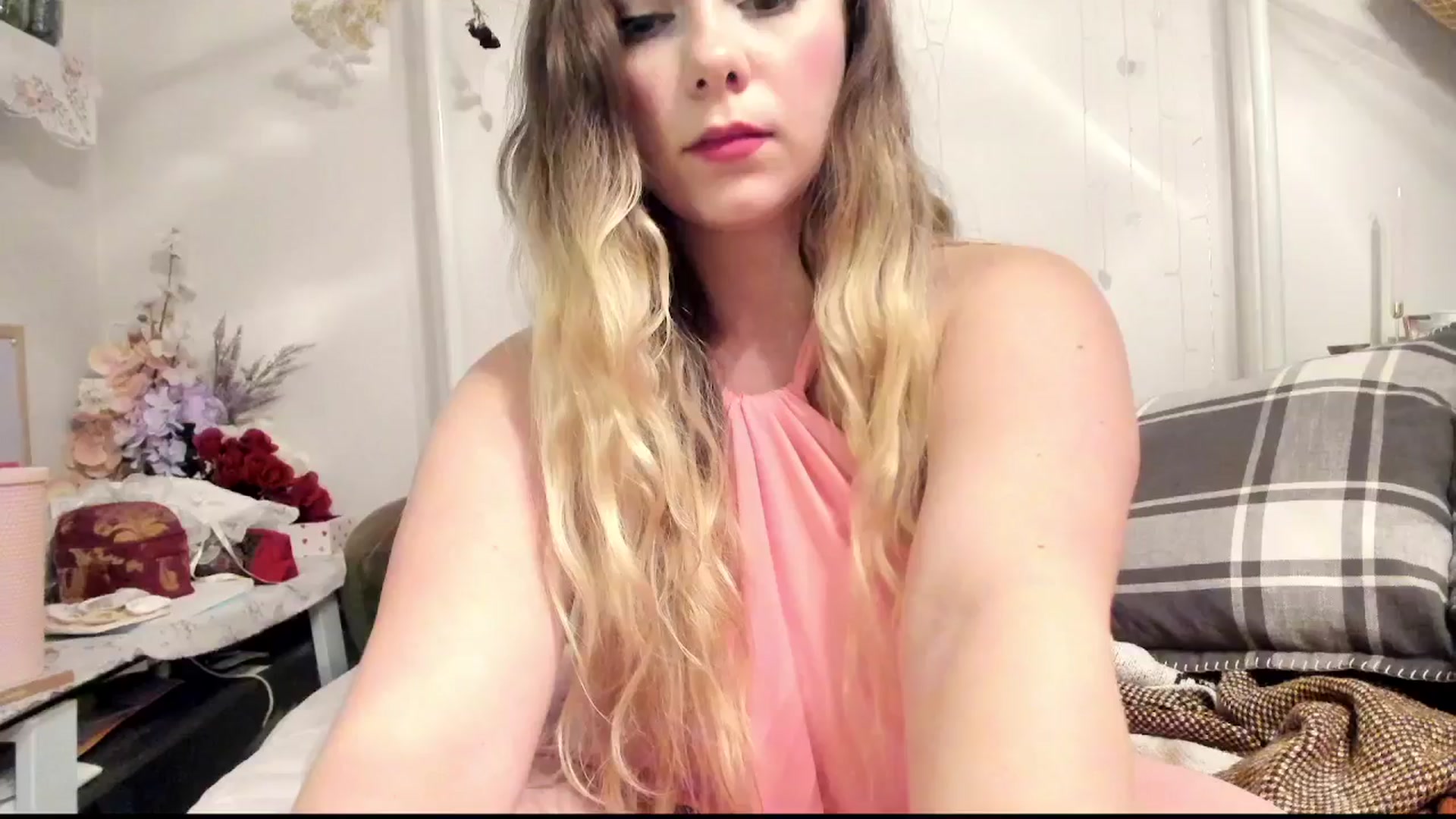 Gallery image thumbnail from lolypopbubble's myfreecams stream on, 11/02/2025, 07:14 image 9 of 20