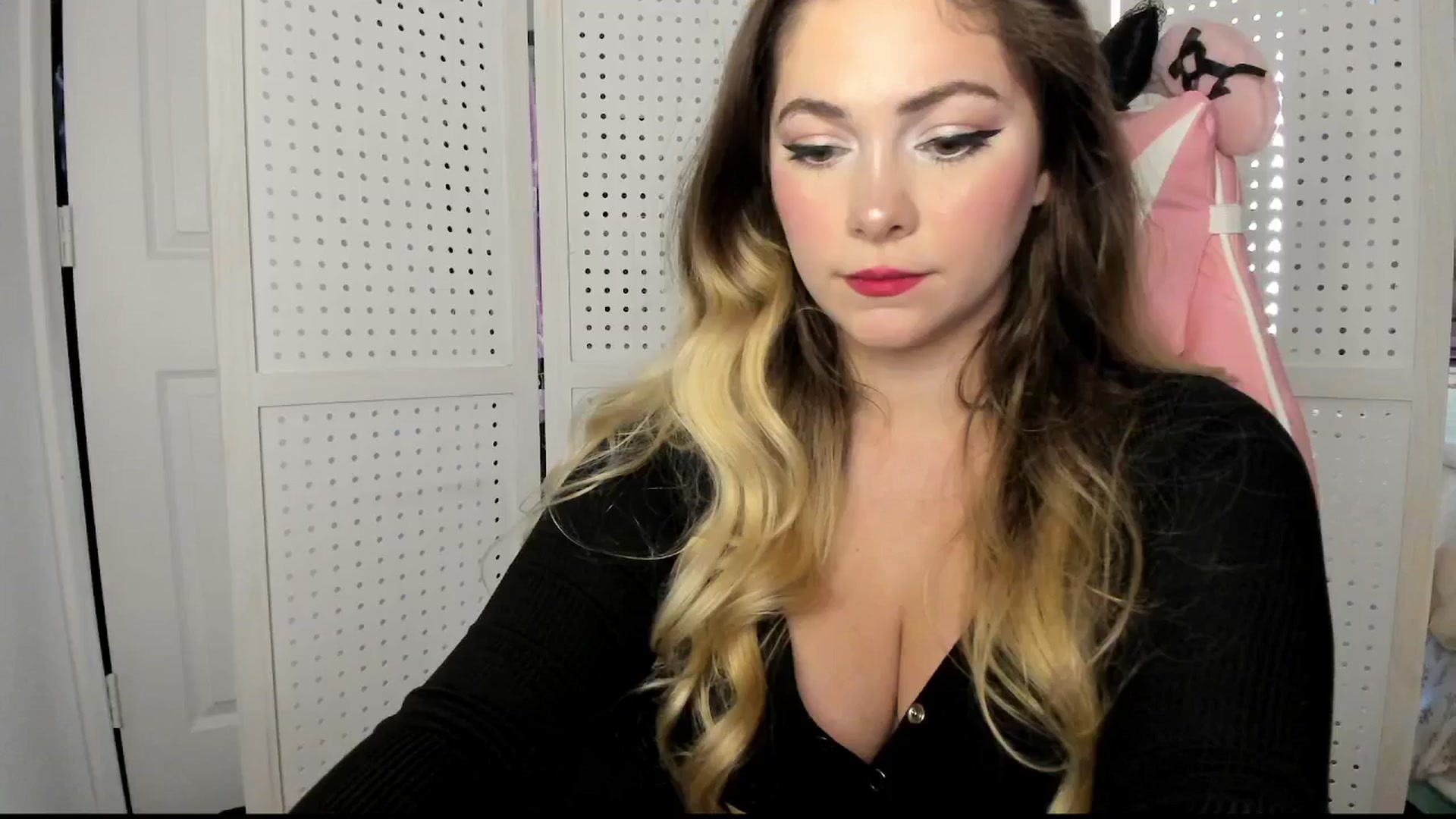 Gallery image thumbnail from lolypopbubble's myfreecams stream on, 11/04/2025, 21:56 image 17 of 20