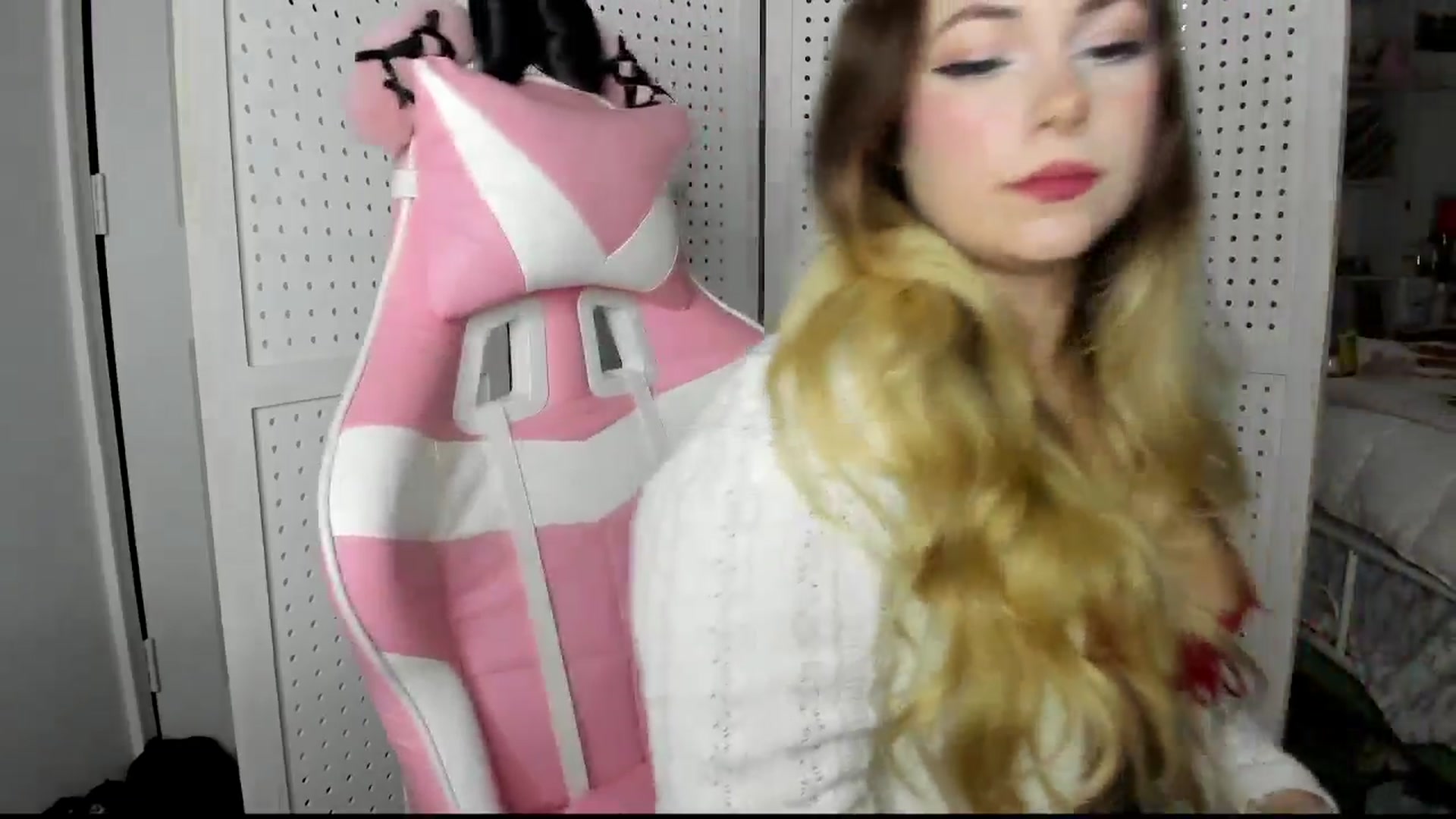 Gallery image thumbnail from lolypopbubble's myfreecams stream on, 11/05/2025, 22:39 image 7 of 20
