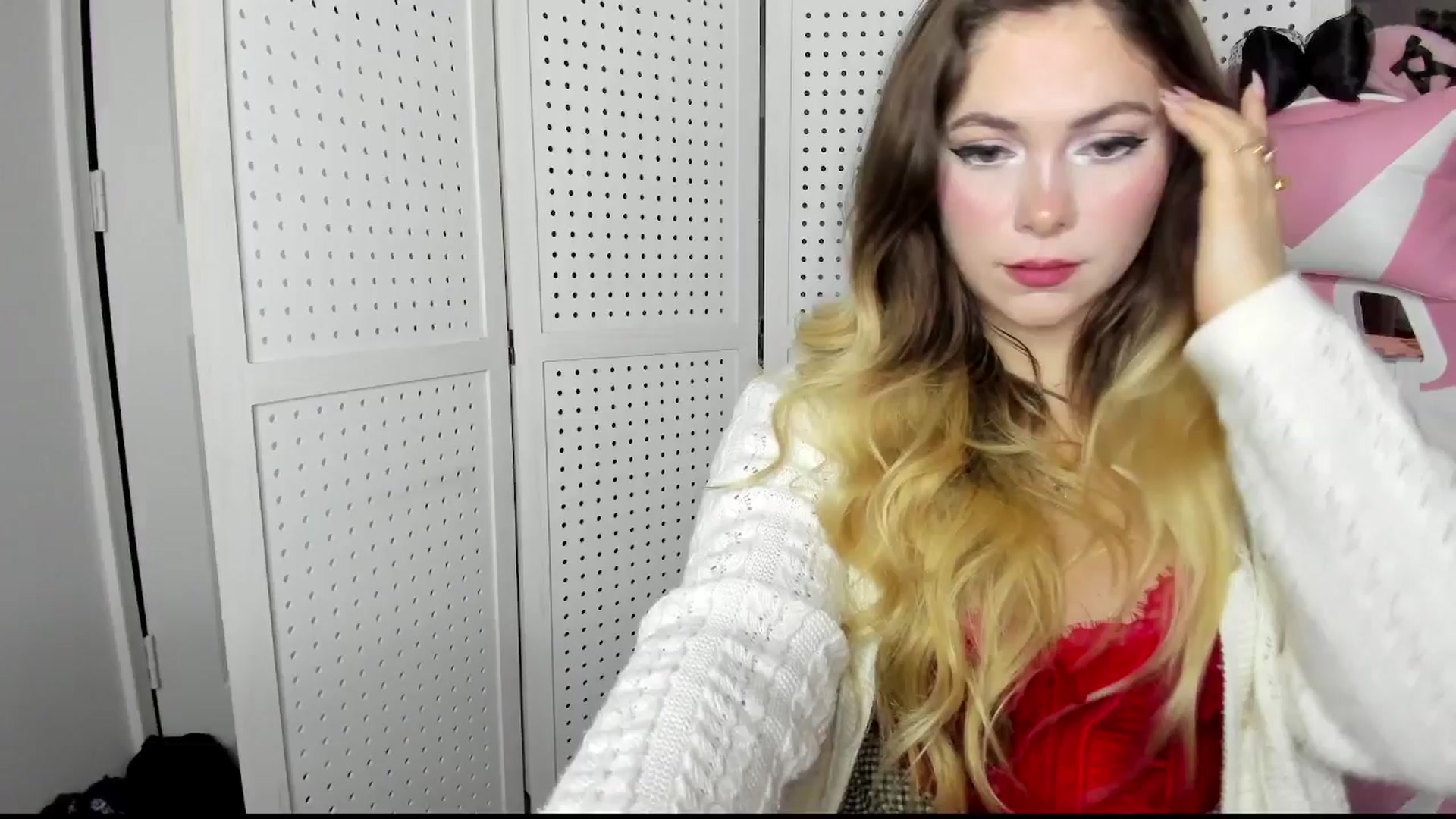 Gallery image thumbnail from lolypopbubble's myfreecams stream on, 11/05/2025, 22:39 image 3 of 20