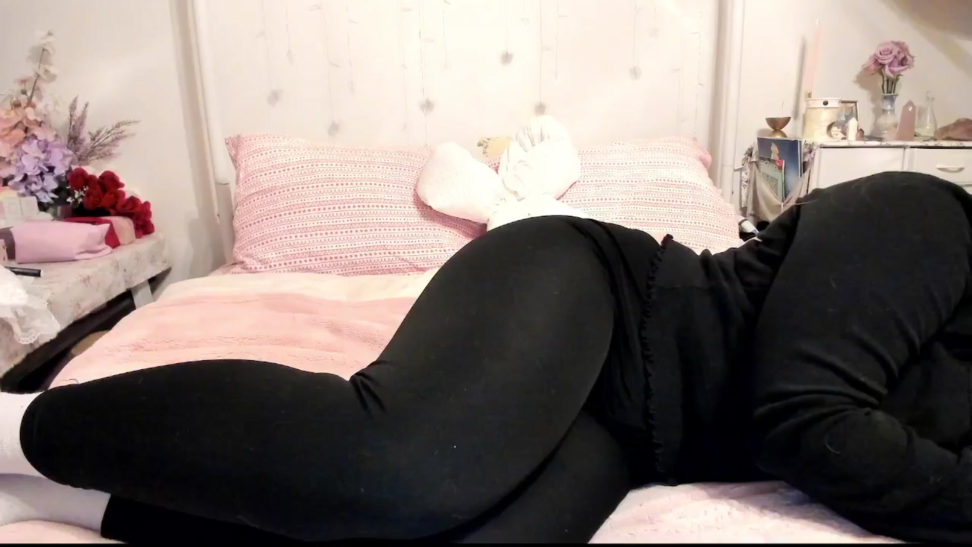 Gallery image thumbnail from lolypopbubble's myfreecams stream on, 11/11/2025, 01:53 image 10 of 20