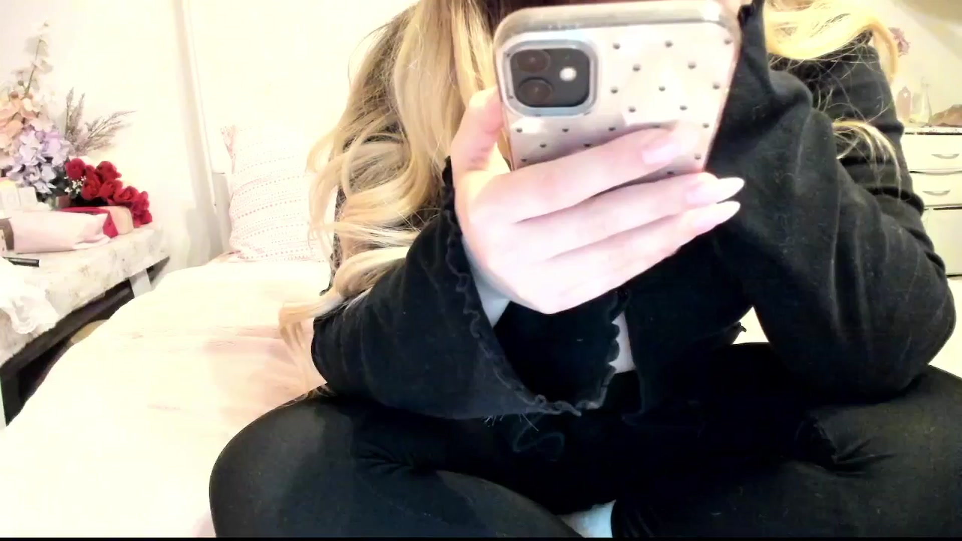 Gallery image thumbnail from lolypopbubble's myfreecams stream on, 11/11/2025, 01:53 image 9 of 20