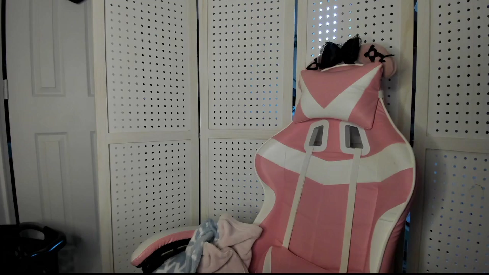 Gallery image thumbnail from lolypopbubble's myfreecams stream on, 11/12/2025, 22:19 image 15 of 20