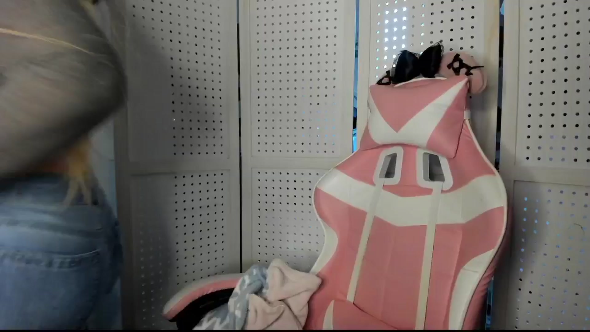 Gallery image thumbnail from lolypopbubble's myfreecams stream on, 11/12/2025, 22:19 image 14 of 20