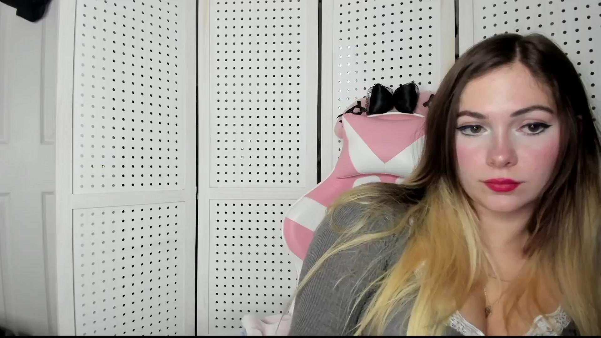 Gallery image thumbnail from lolypopbubble's myfreecams stream on, 11/12/2025, 22:19 image 20 of 20