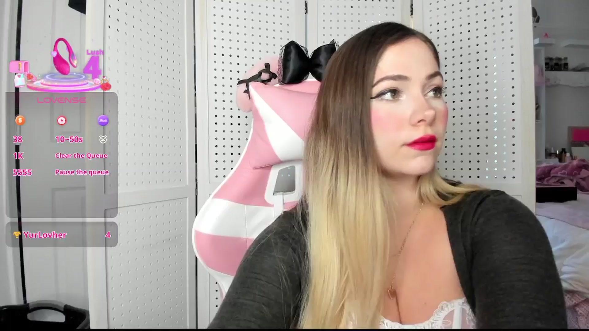 Gallery image thumbnail from lolypopbubble's myfreecams stream on, 11/13/2025, 18:11 image 18 of 20